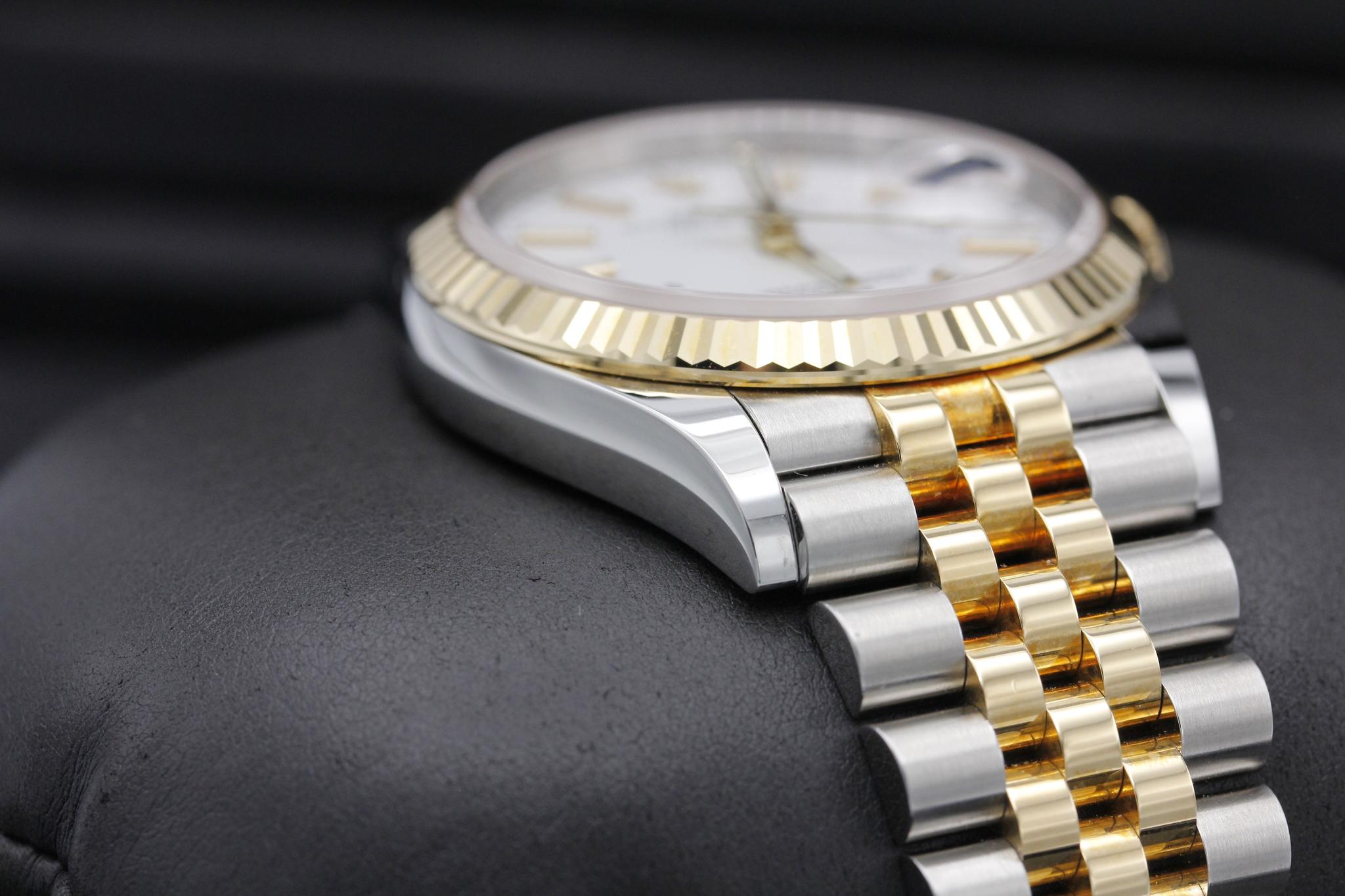 Watch Image 6