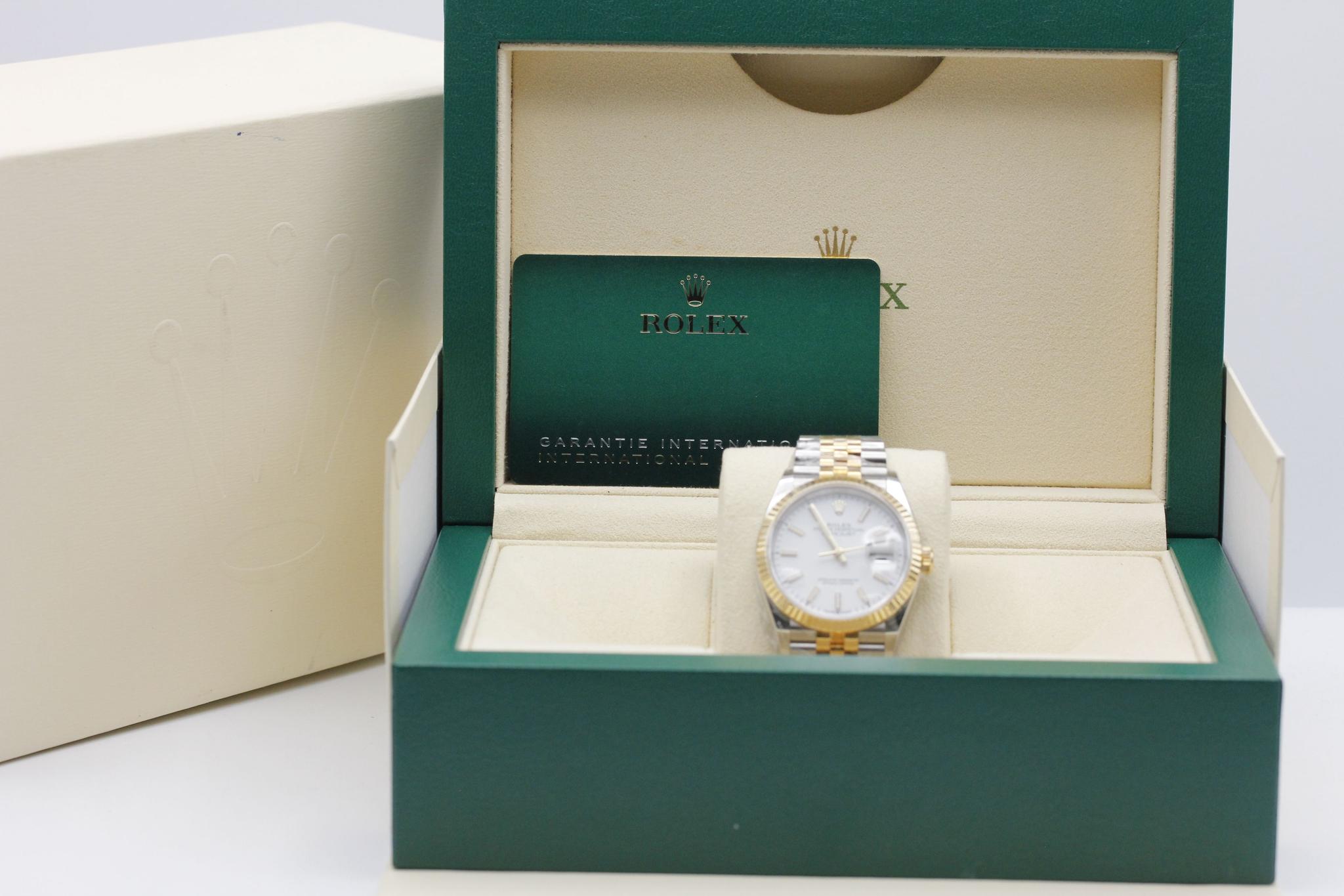 Watch Image 11