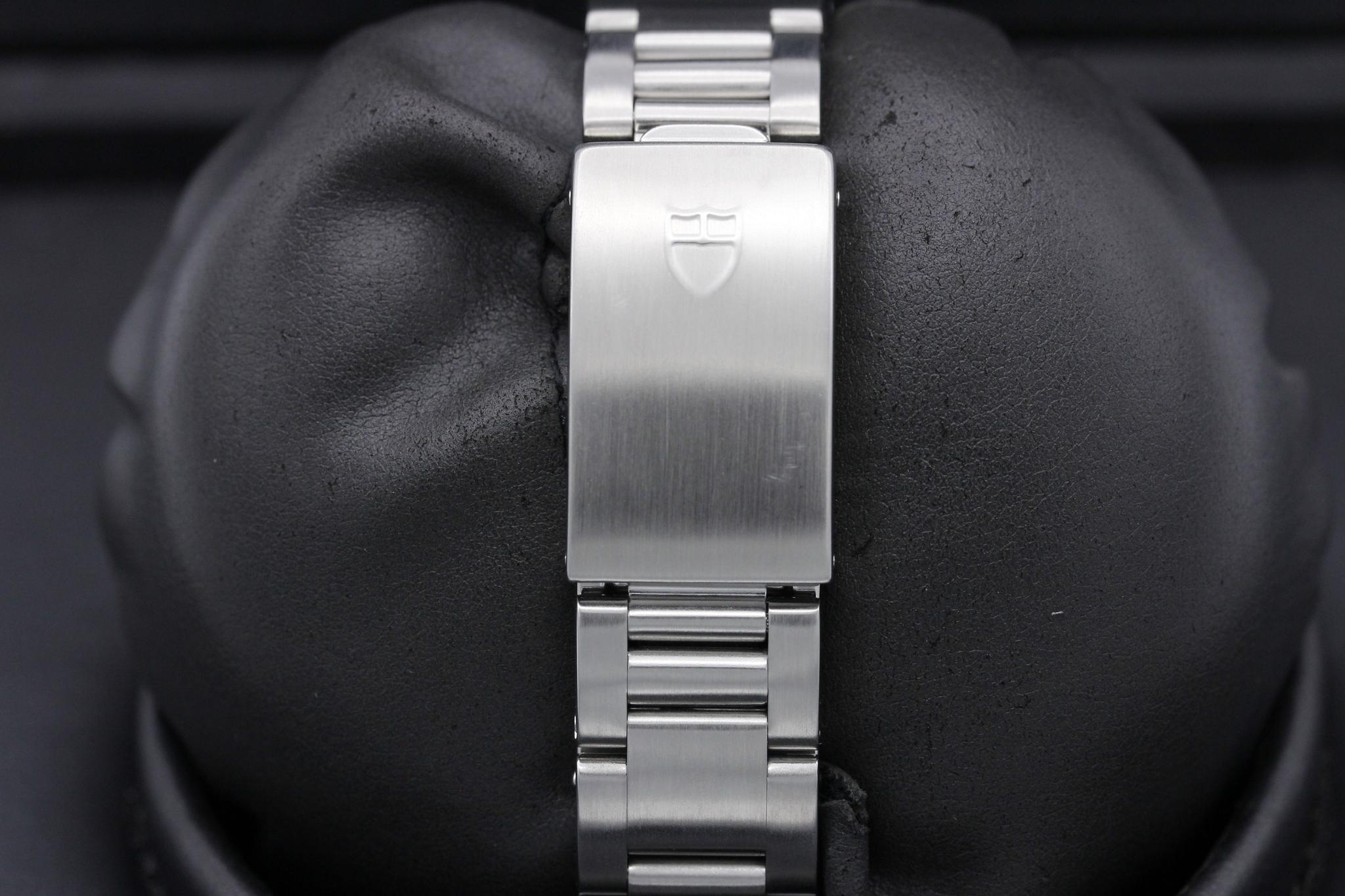 Watch Image 8