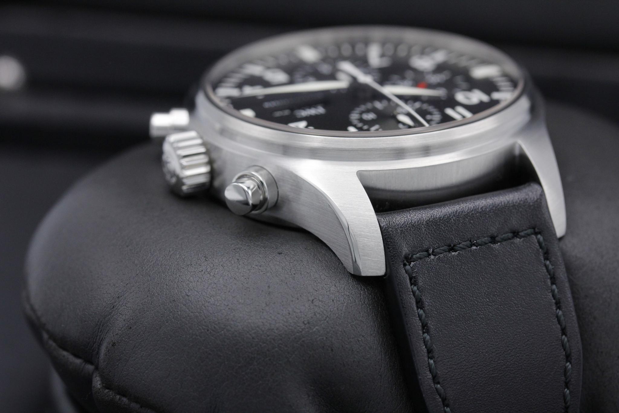 Watch Image 4