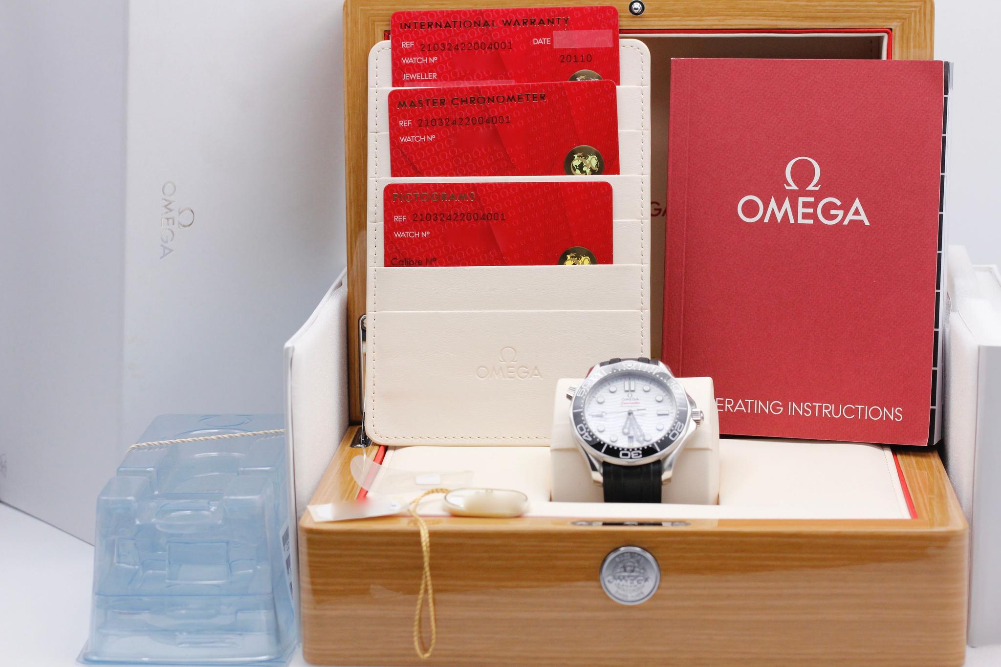Watch Image 11