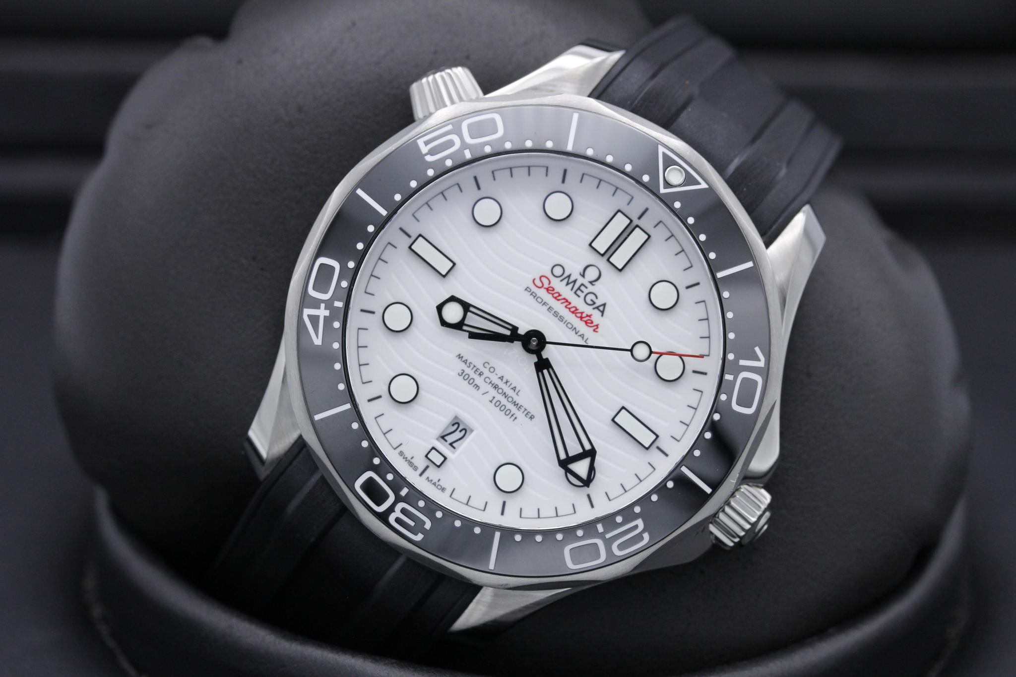 Watch Image 10