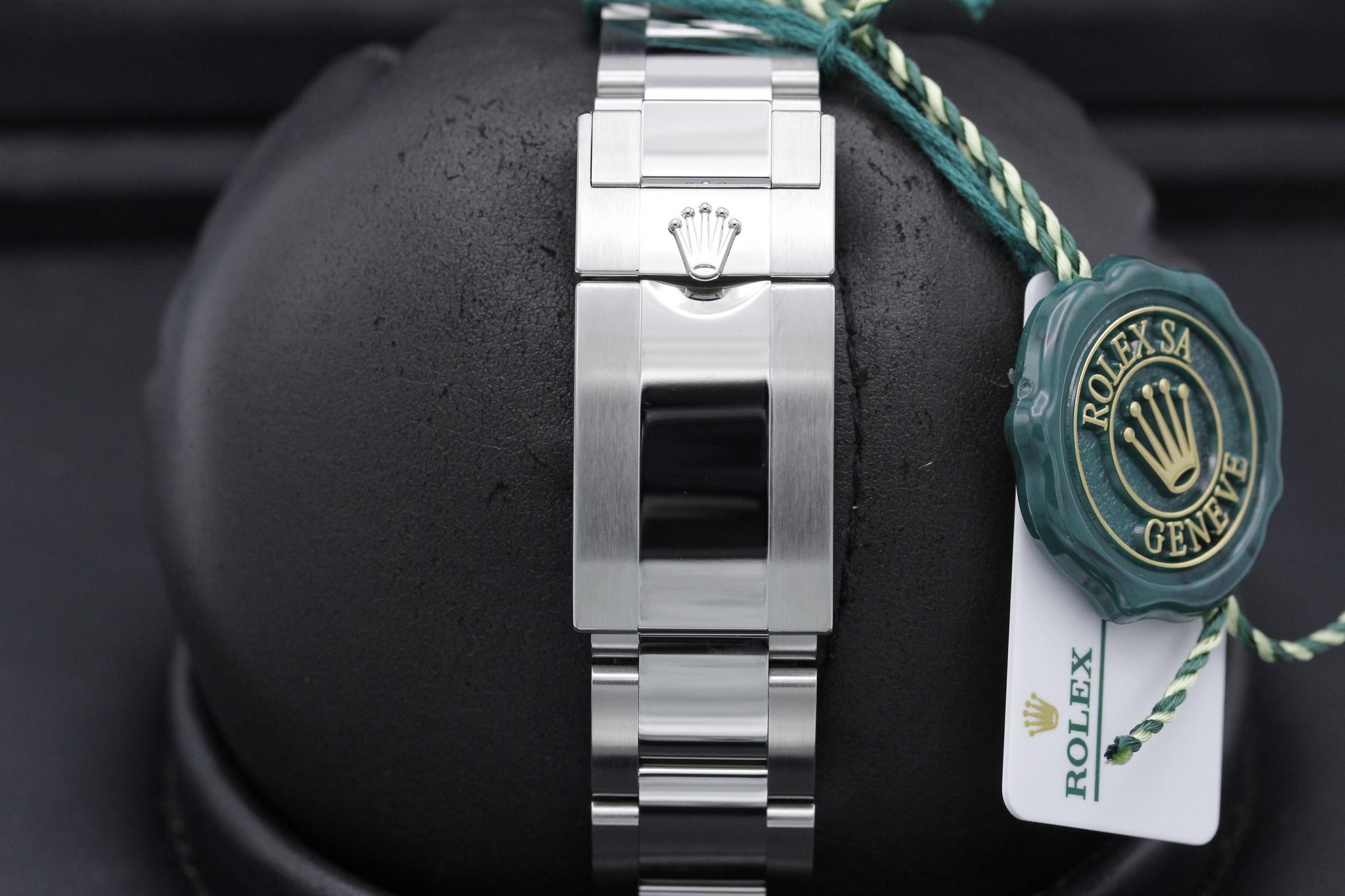 Watch Image 8