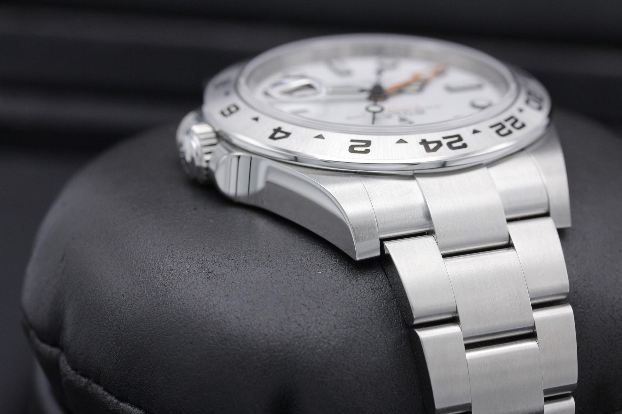 Watch Image 4