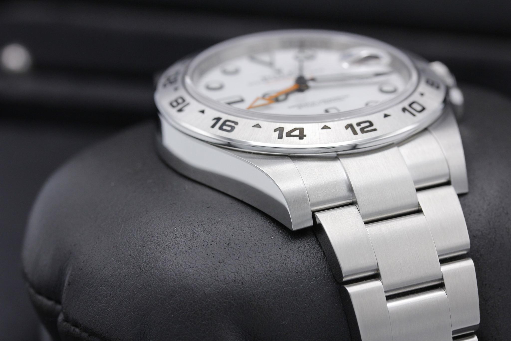 Watch Image 6