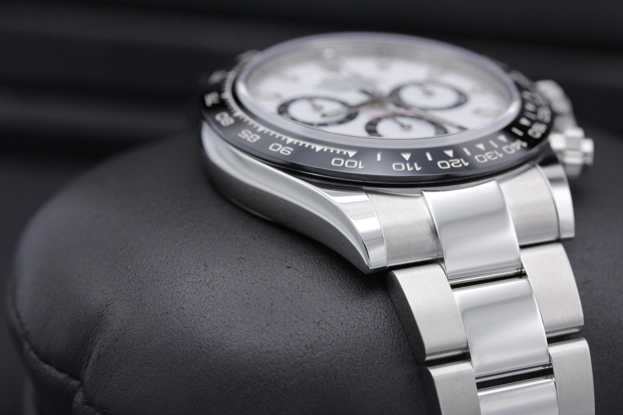 Watch Image 6