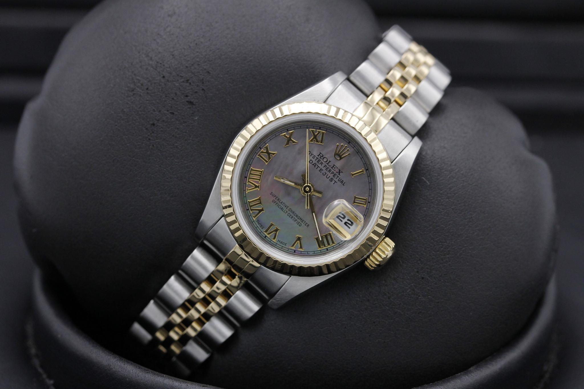 Watch Image 10