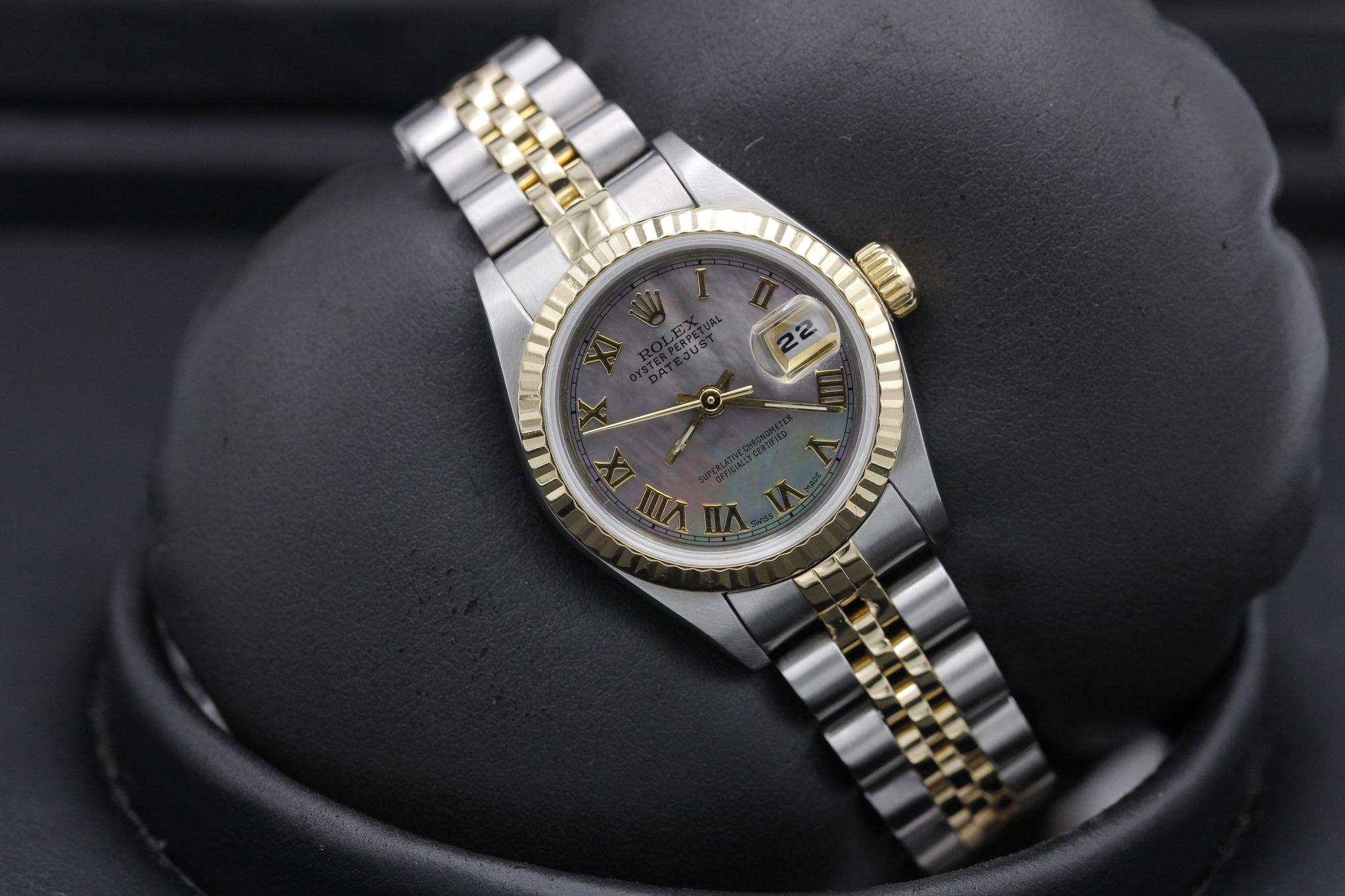 Watch Image 9
