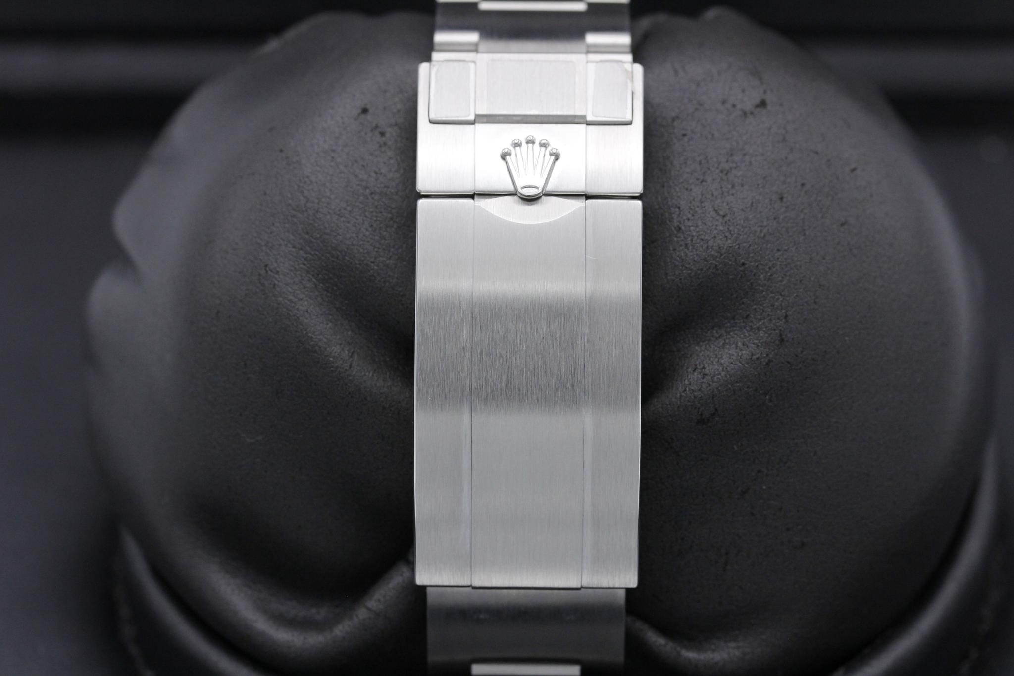 Watch Image 8