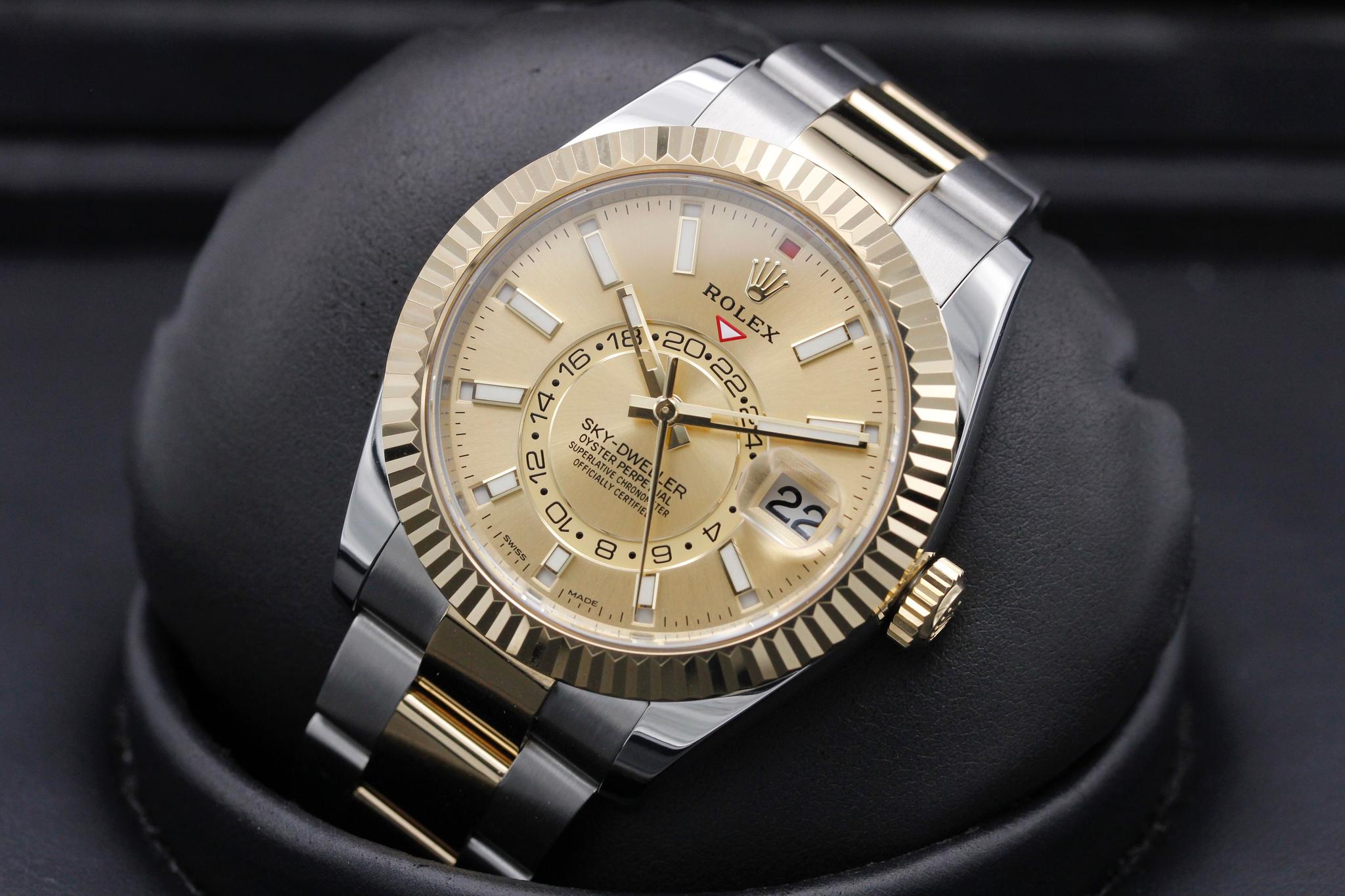 Watch Image 10