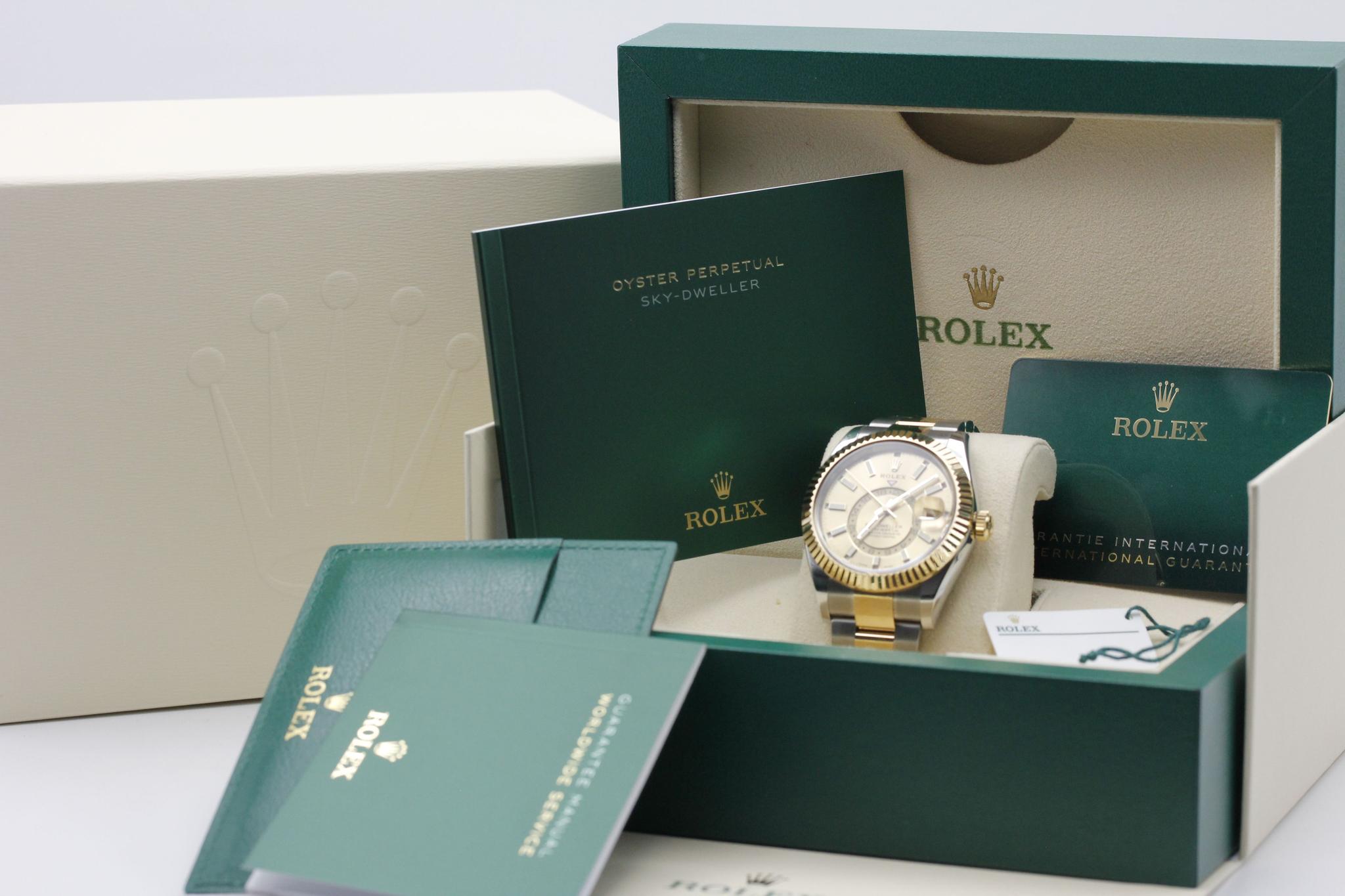 Watch Image 11