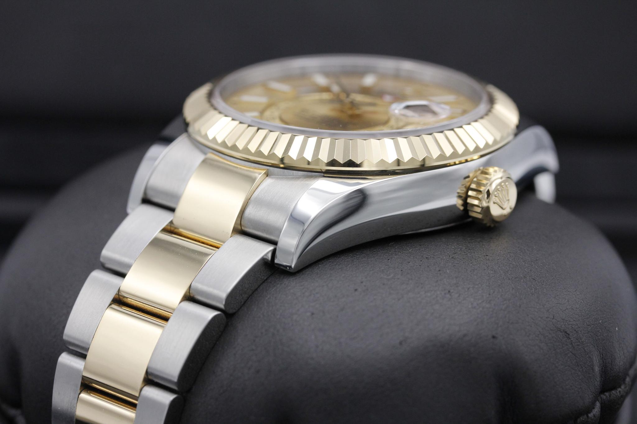 Watch Image 2