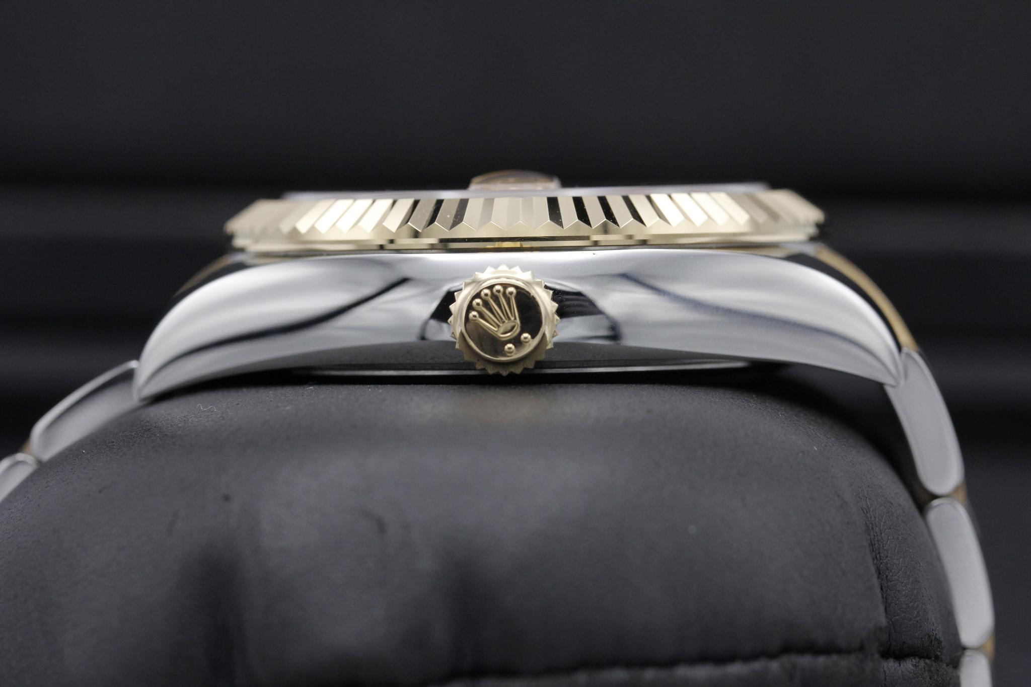 Watch Image 3