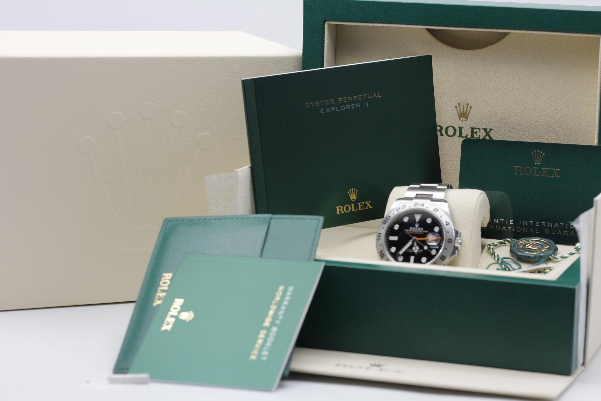 Watch Image 11