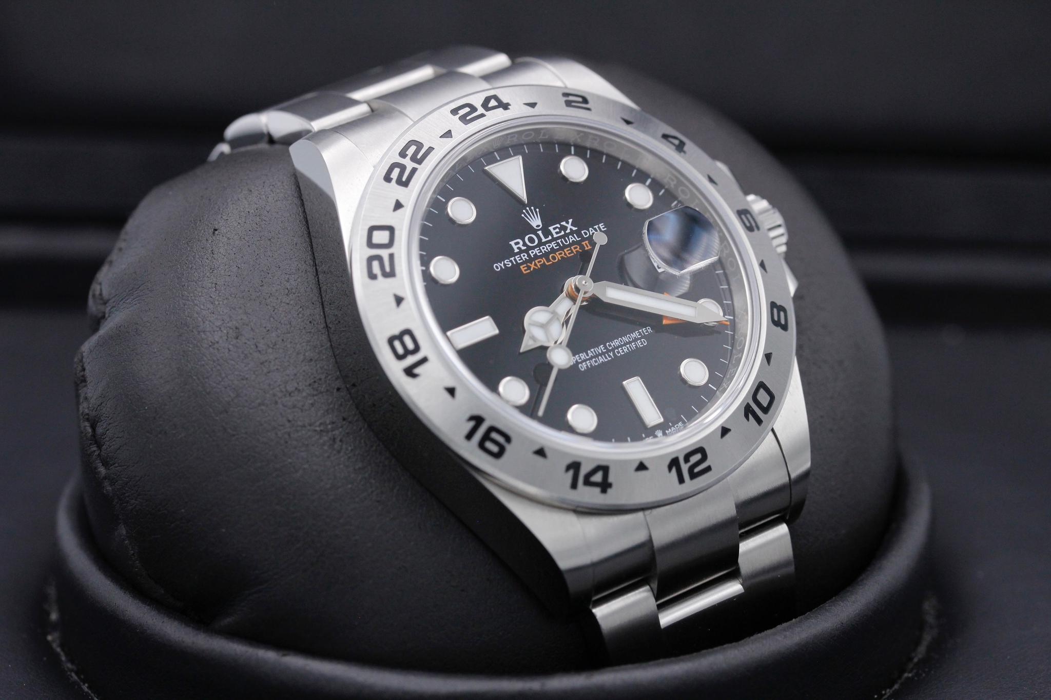 Watch Image 10