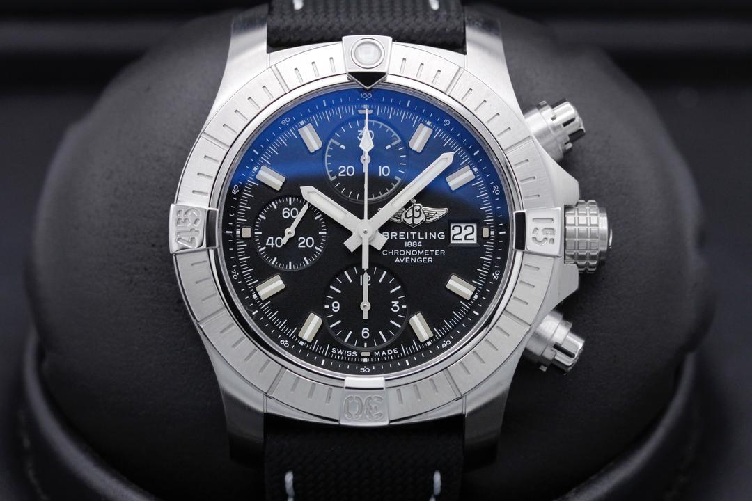 Breitling Averger Chronograph 43 A13385