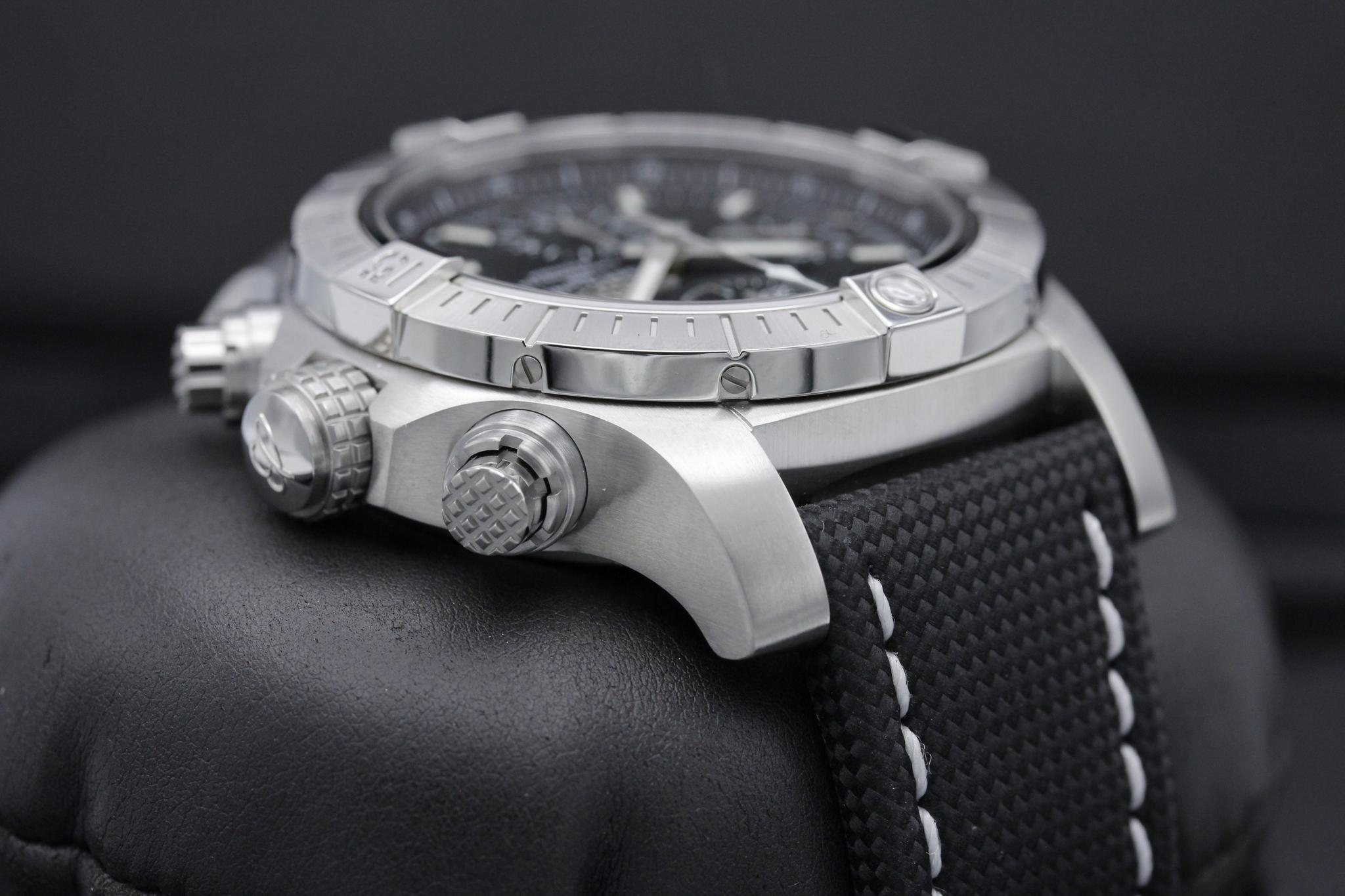 Watch Image 4