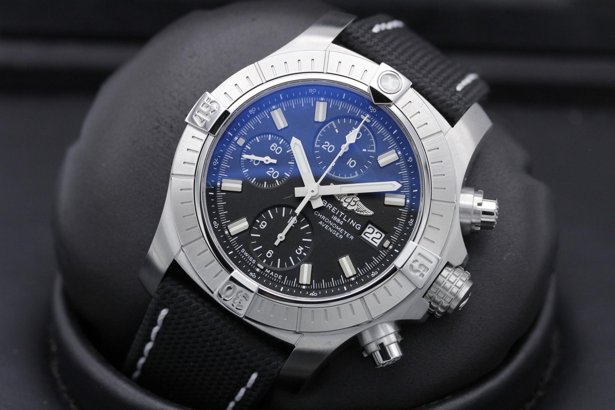 Watch Image 9