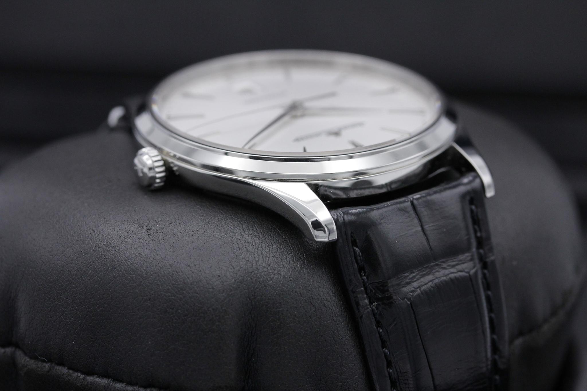 Watch Image 4
