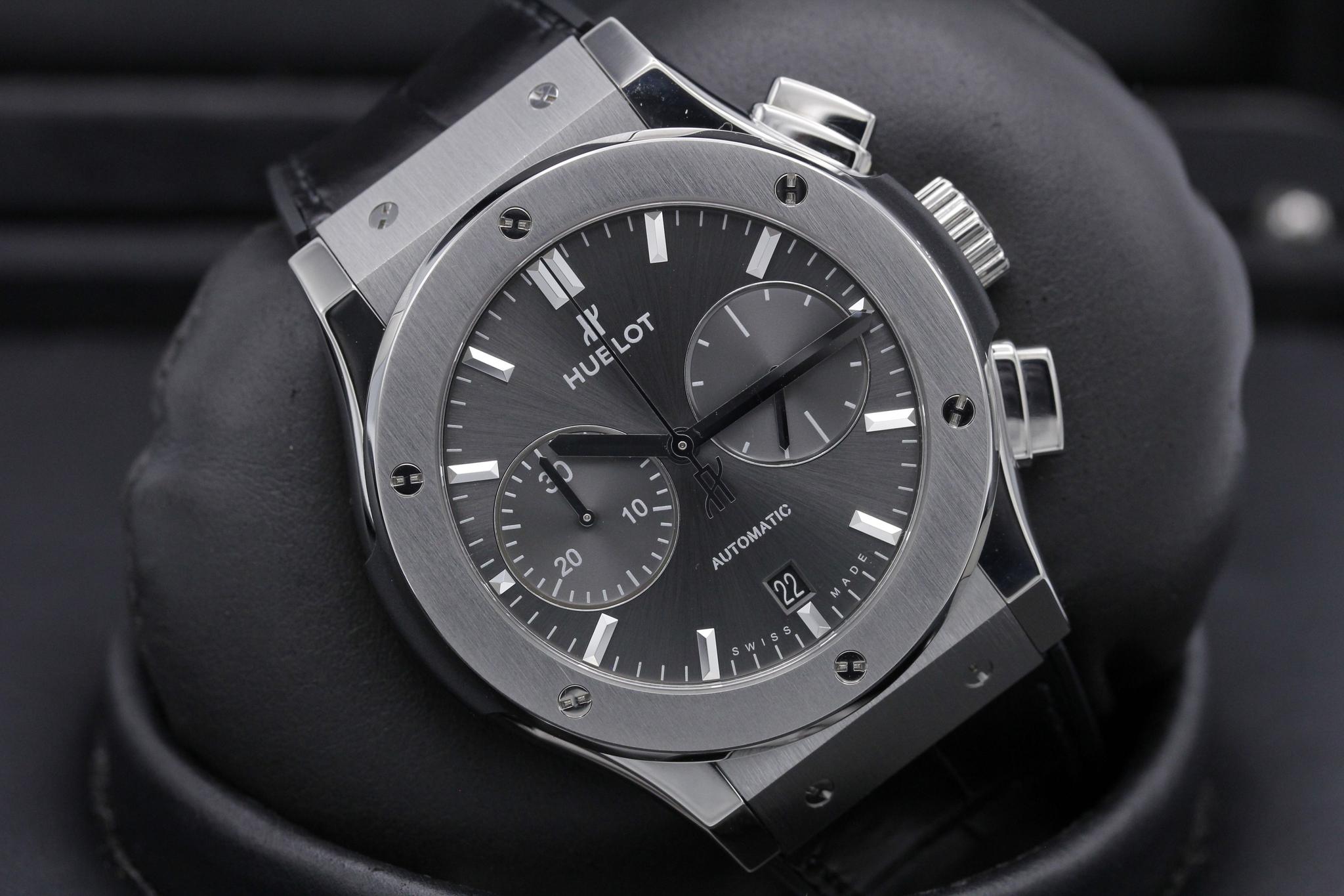Watch Image 9
