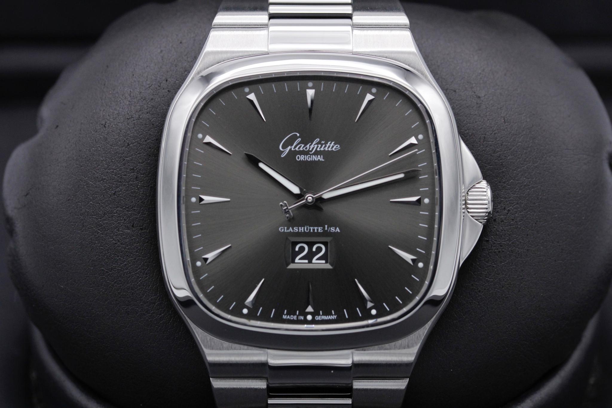 Watch Image 1