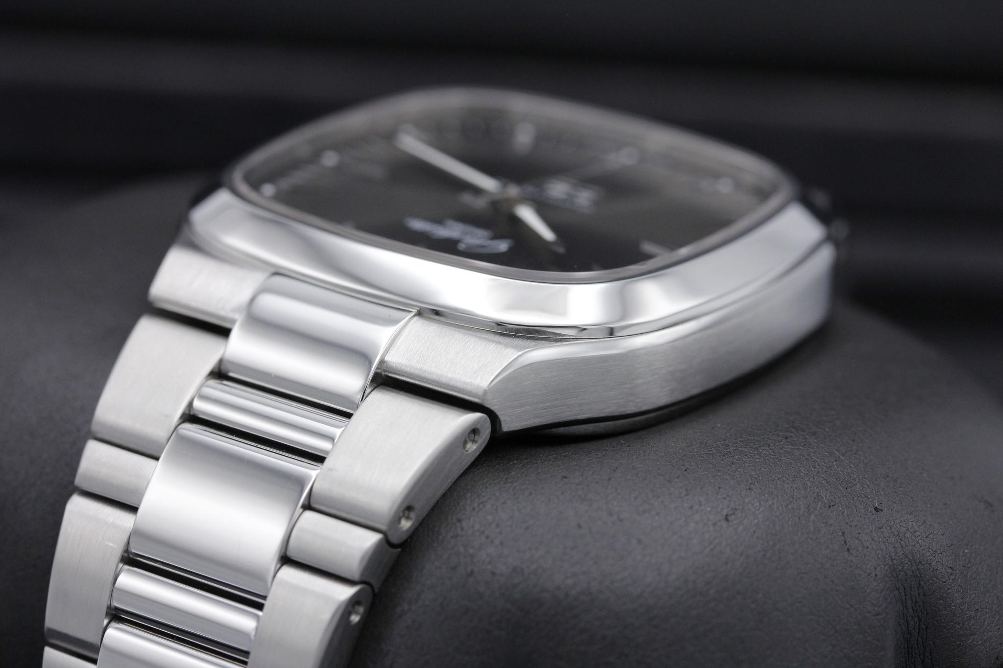 Watch Image 5
