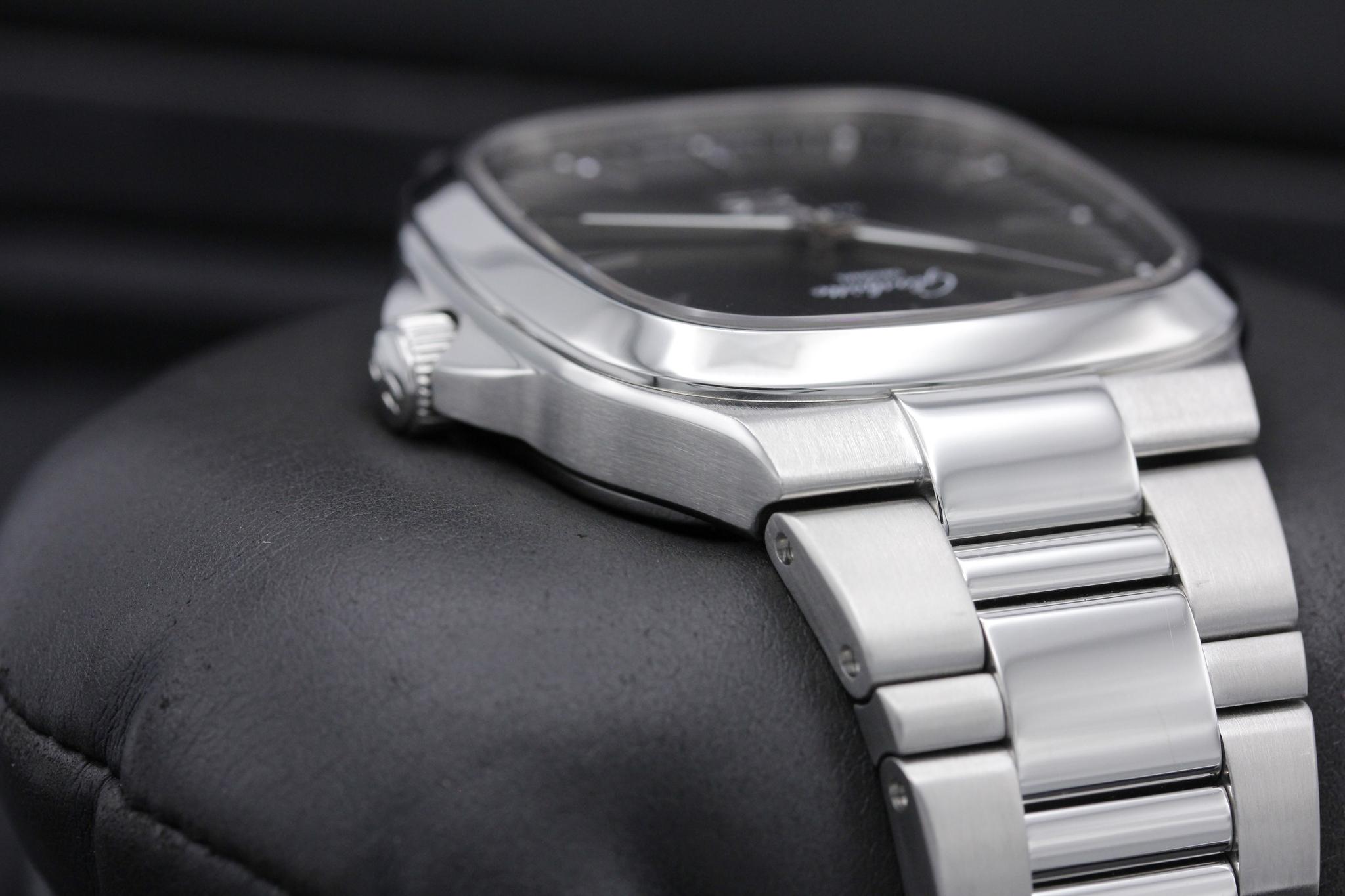 Watch Image 4