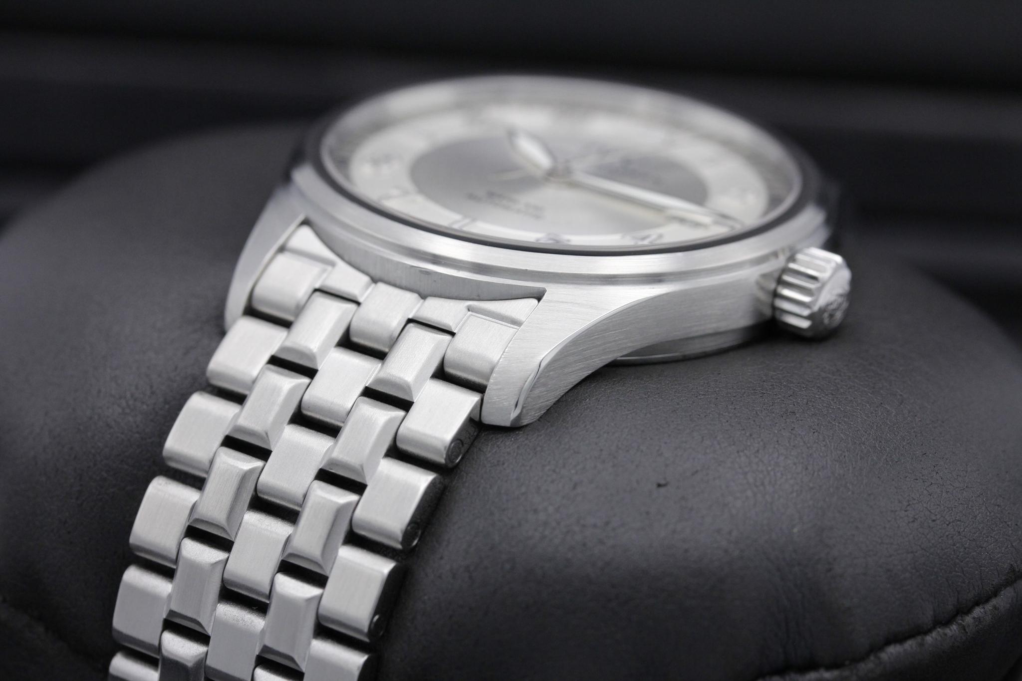 Watch Image 2