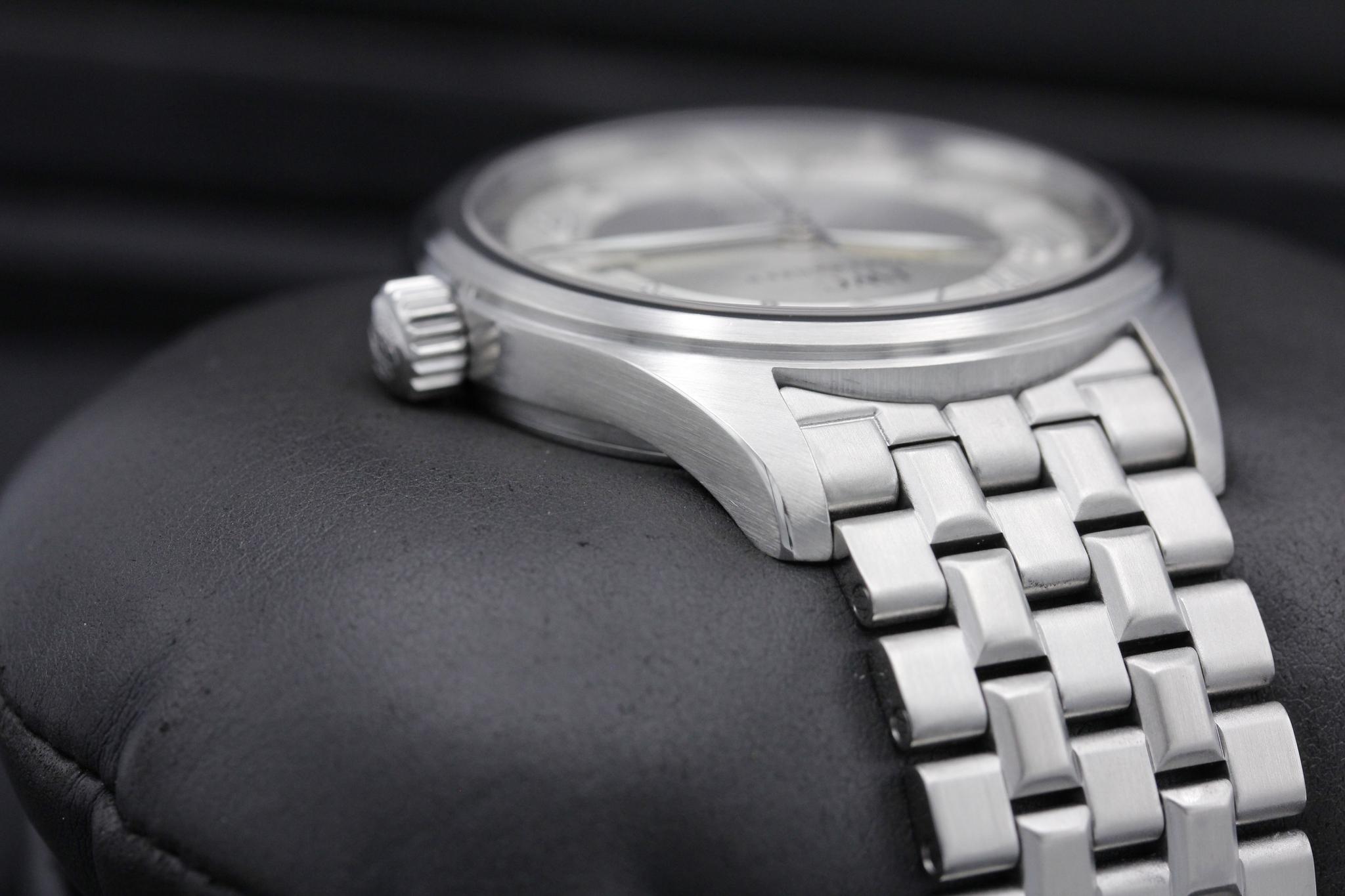 Watch Image 4