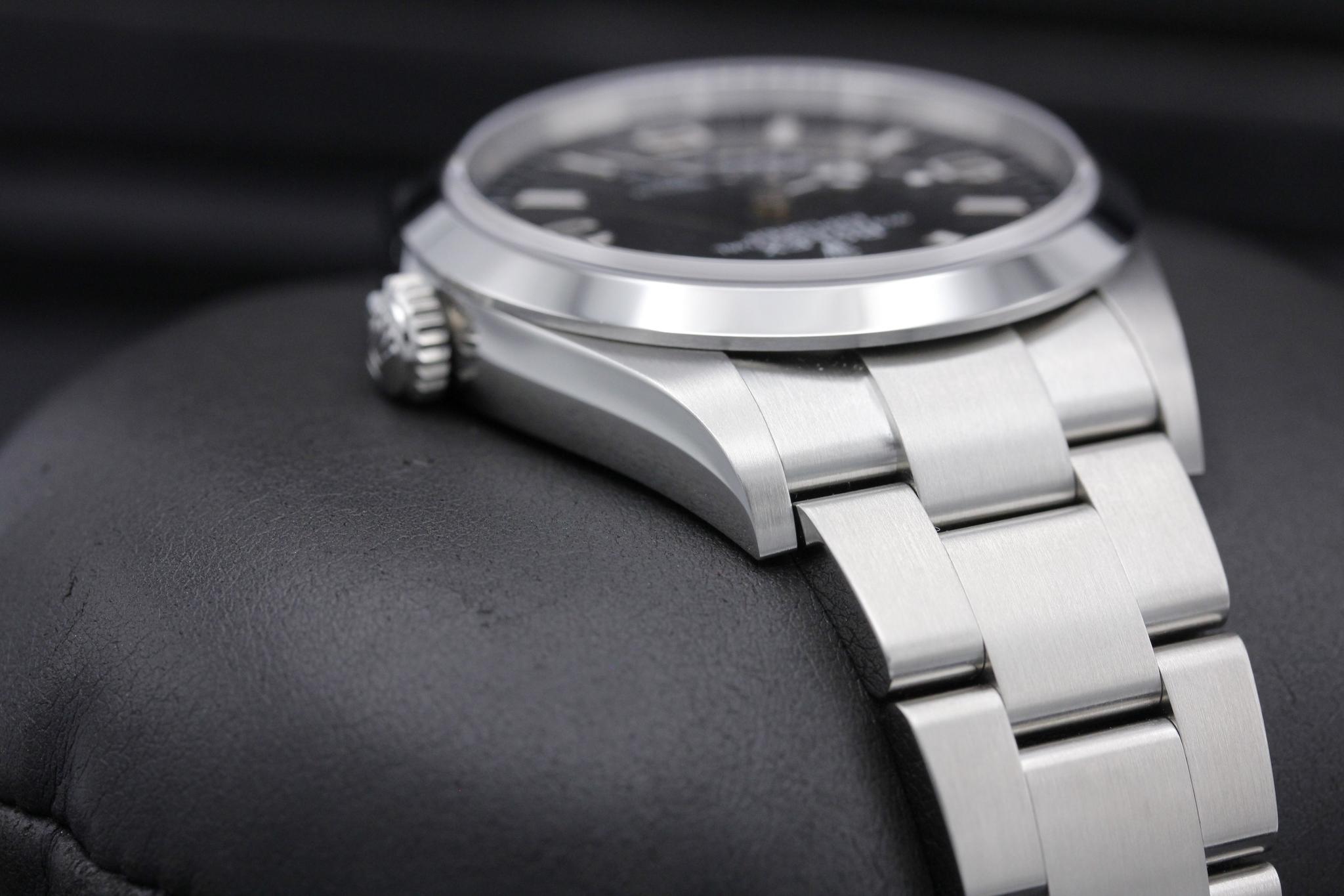 Watch Image 4