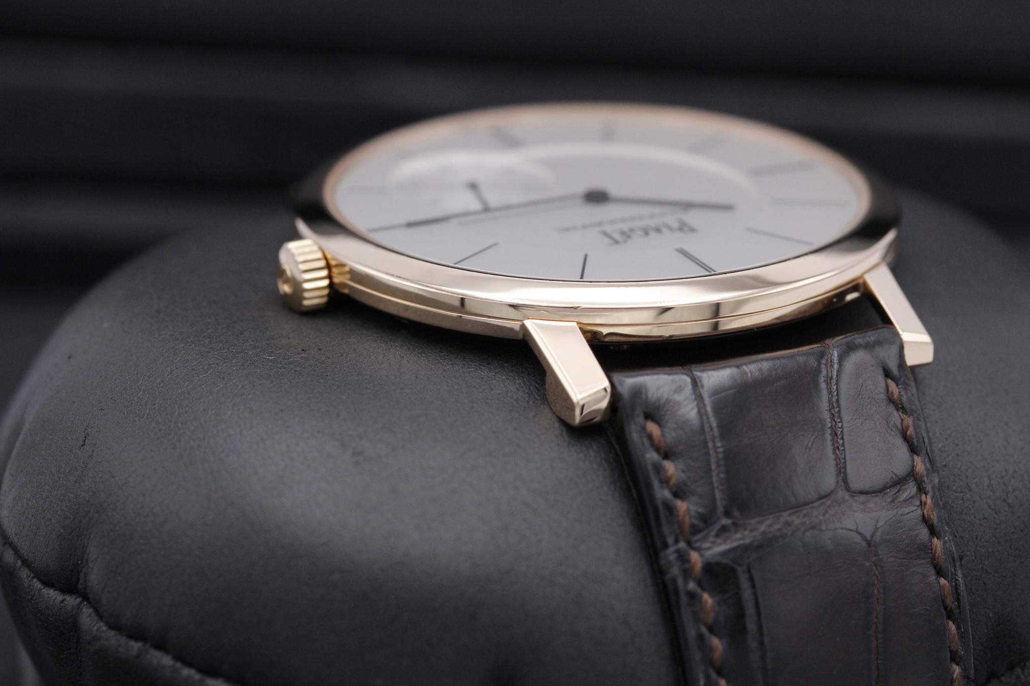 Watch Image 4