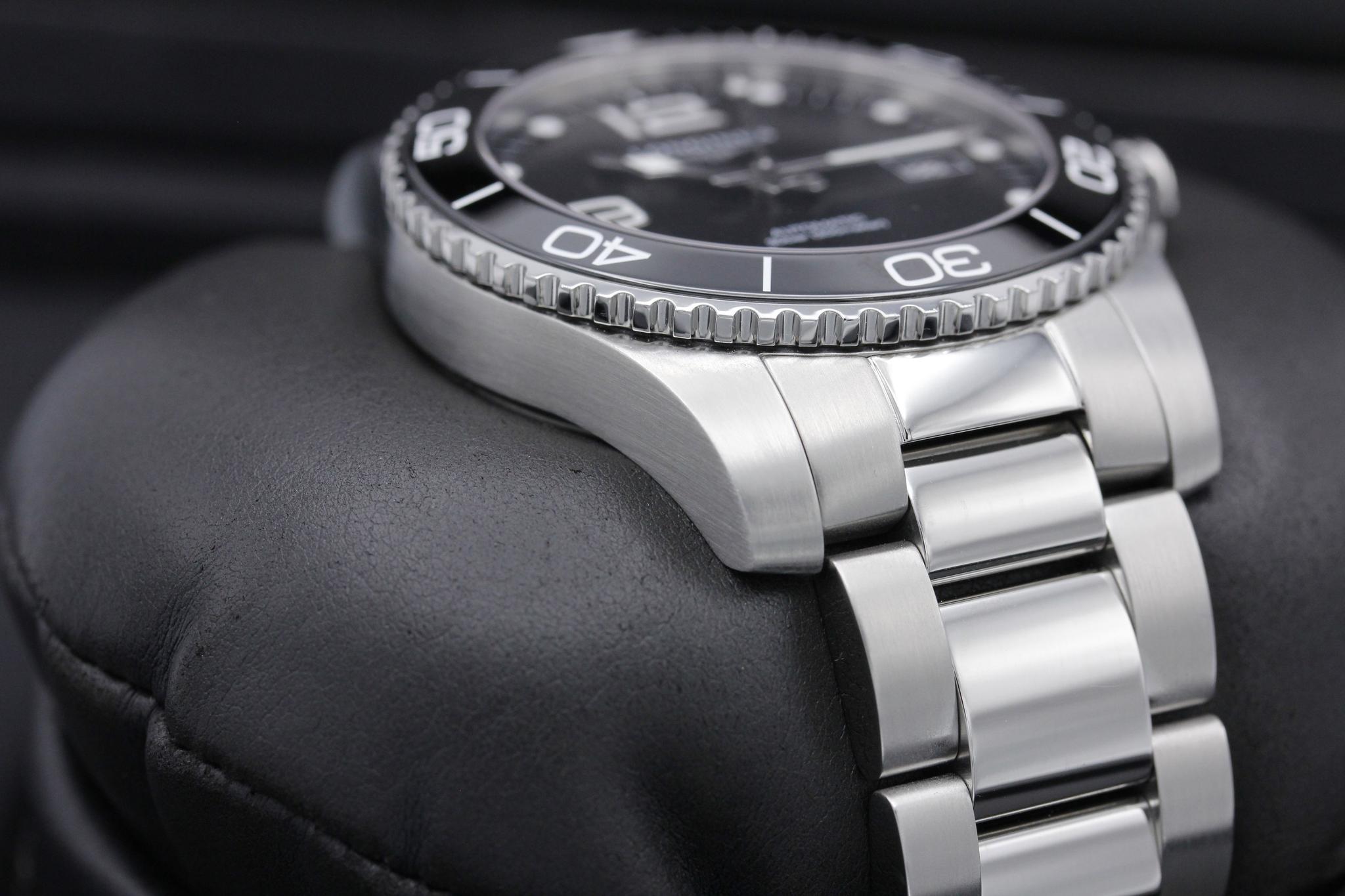 Watch Image 6