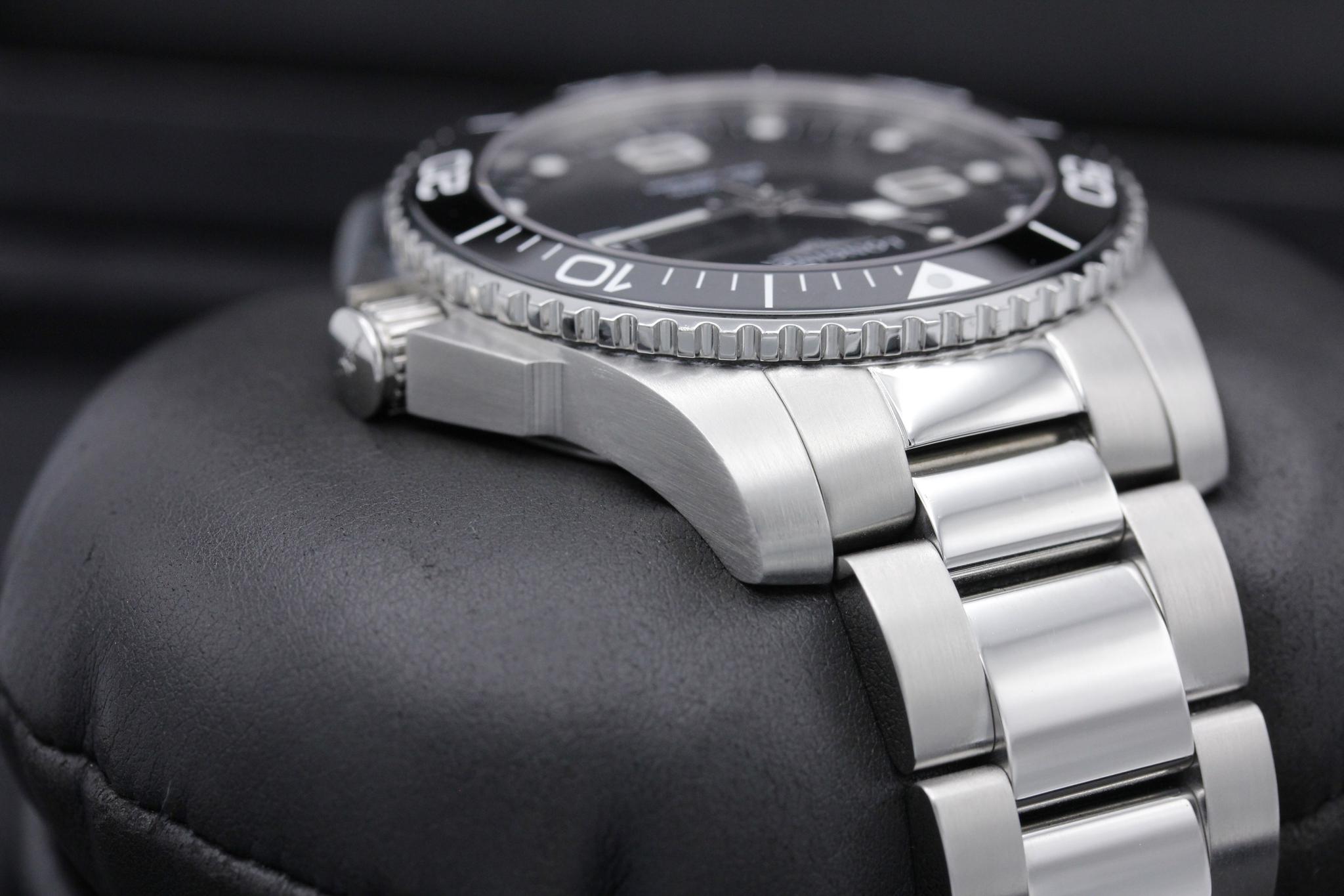 Watch Image 4