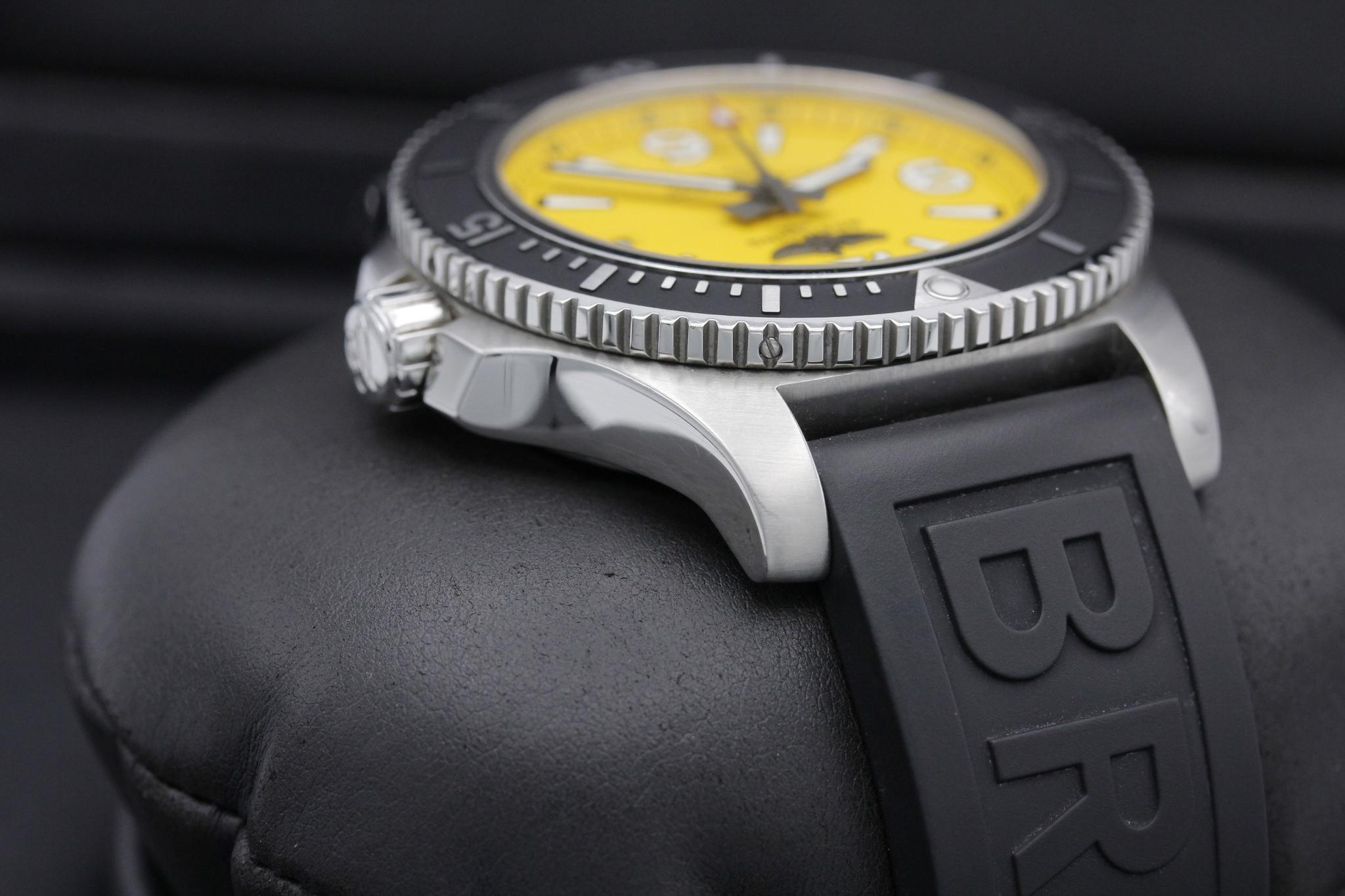 Watch Image 4