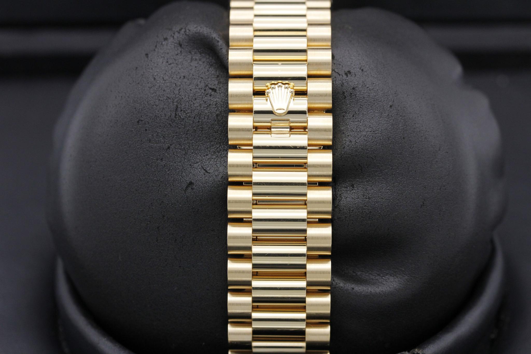 Watch Image 8