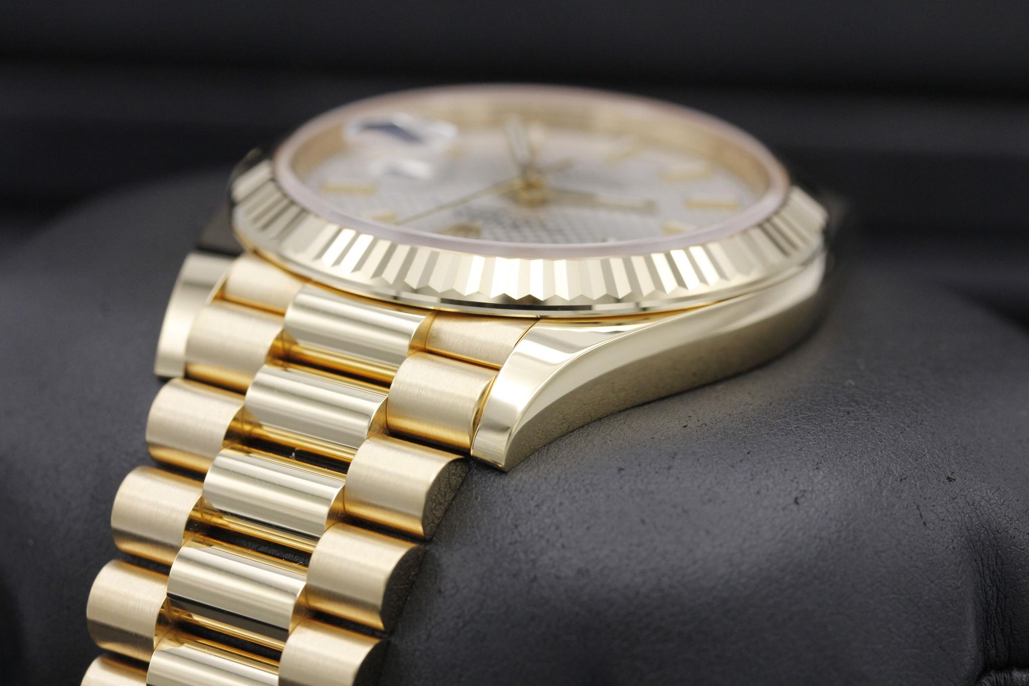 Watch Image 5