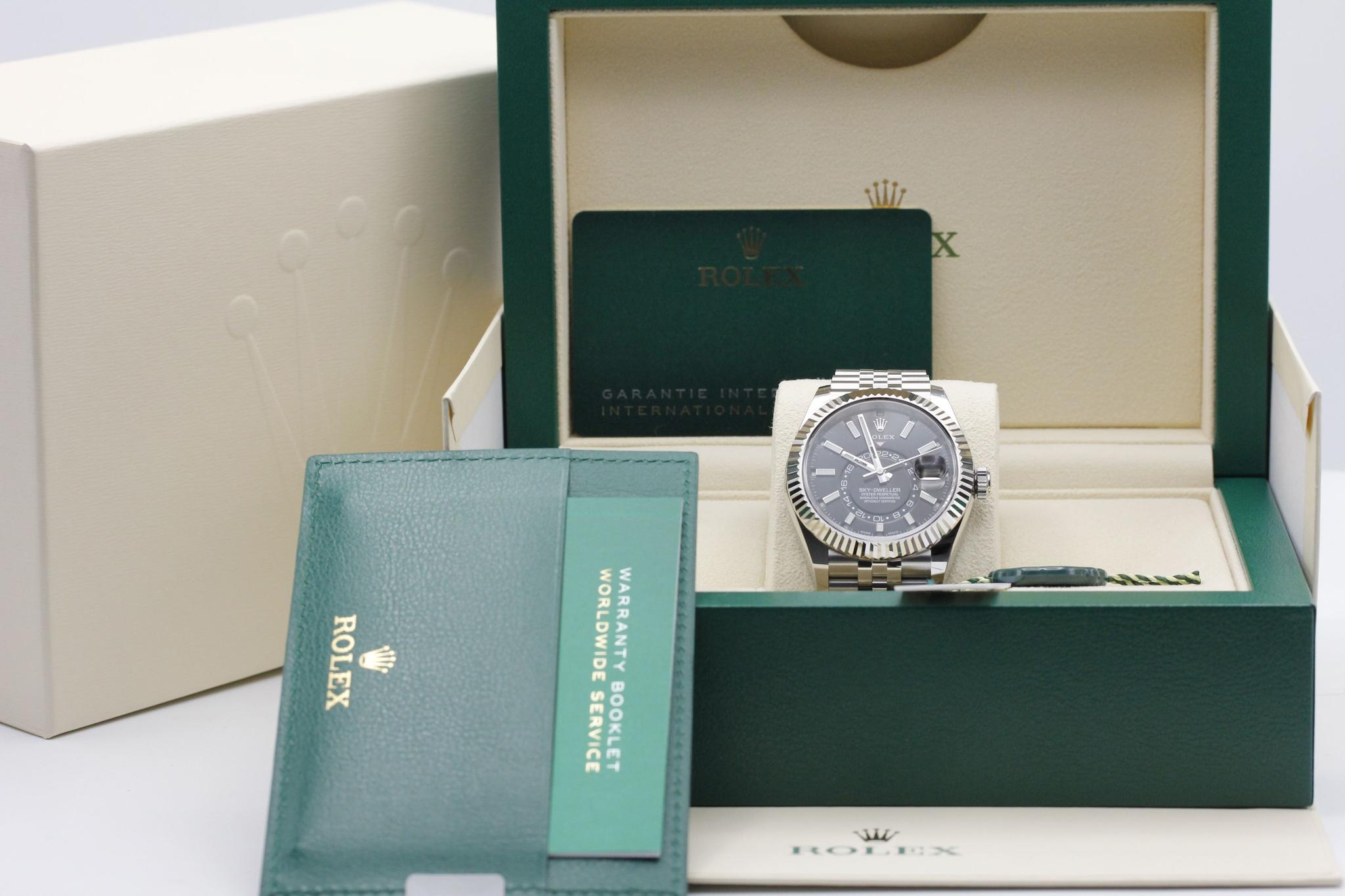 Watch Image 11