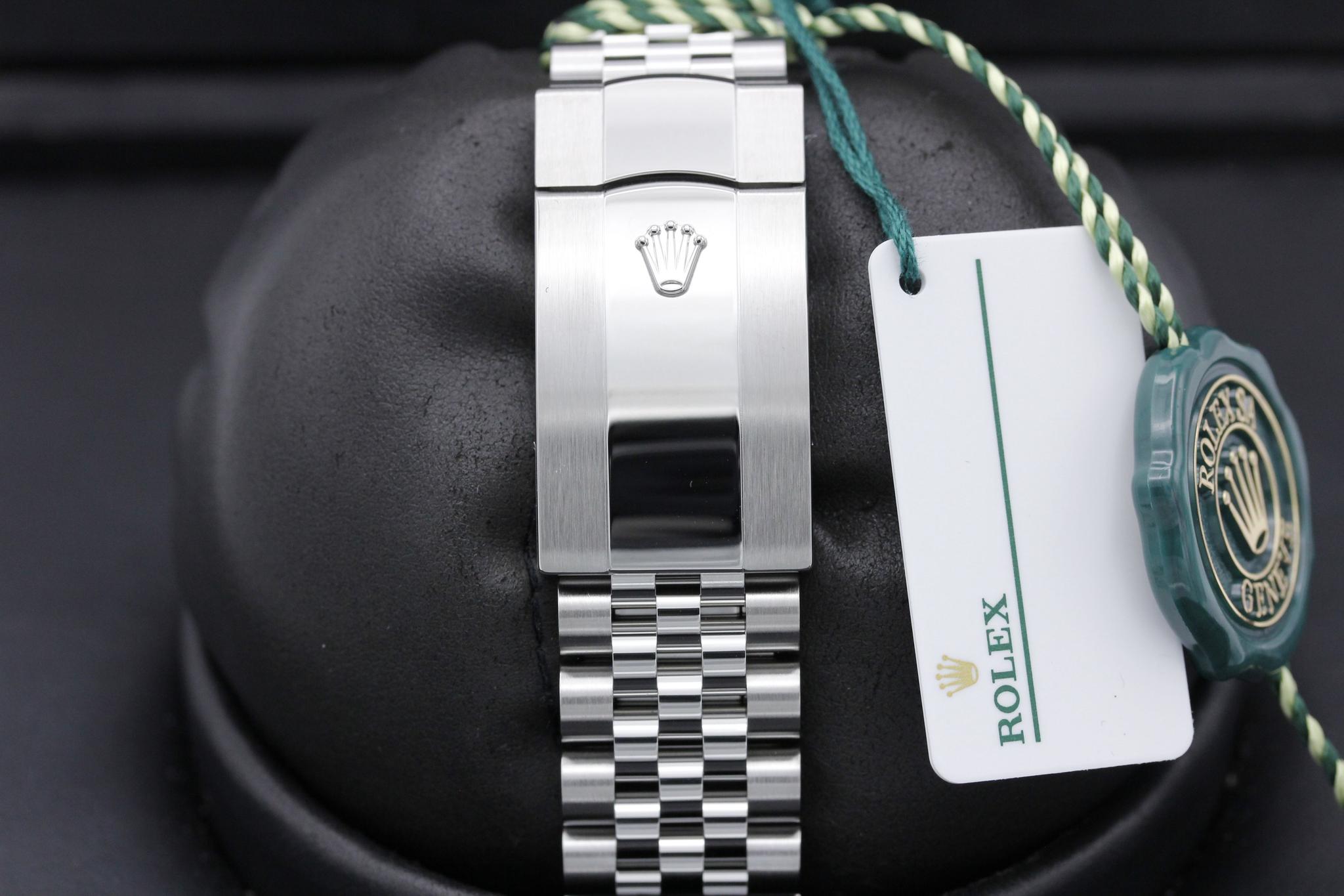 Watch Image 8