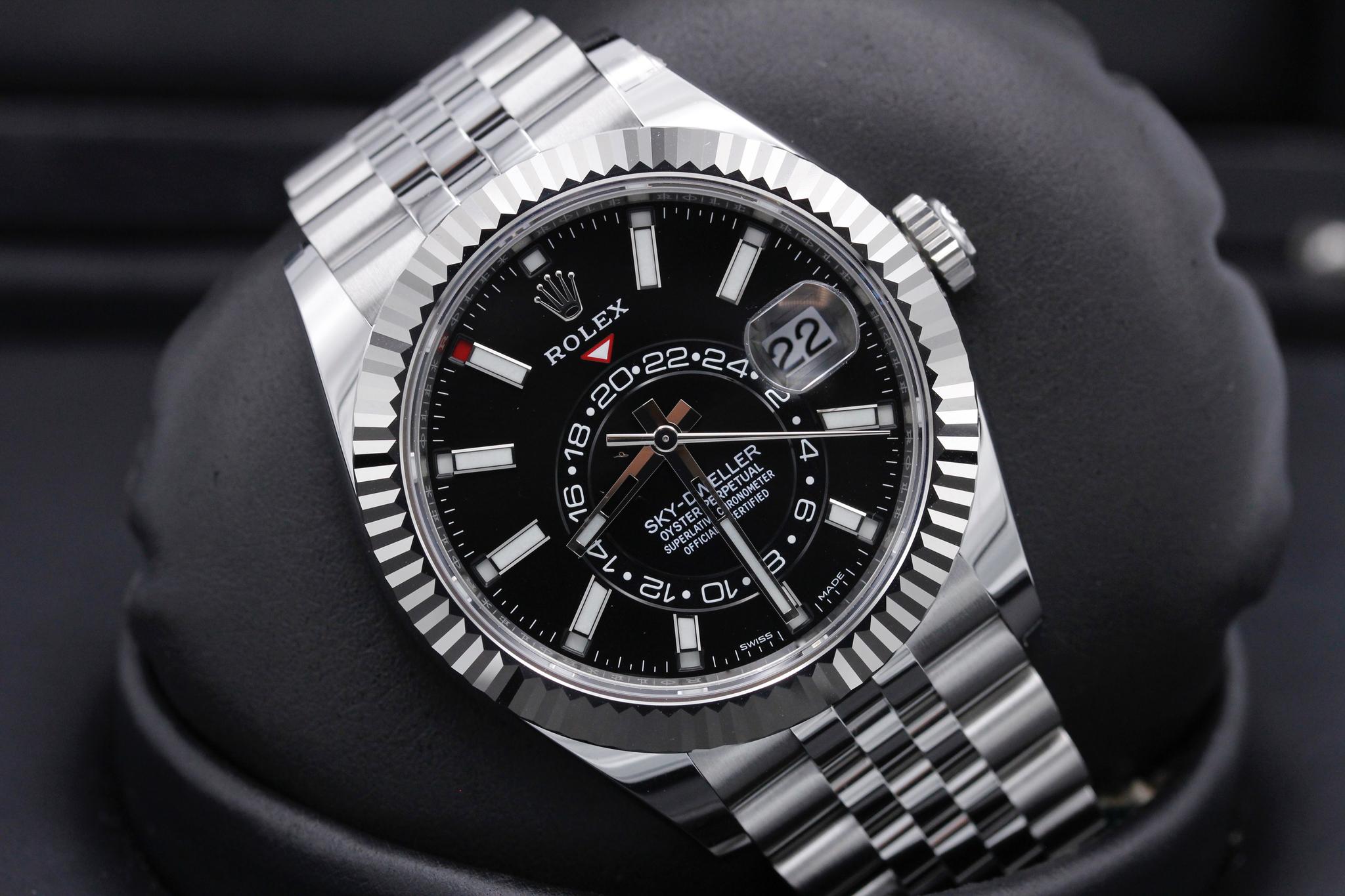 Watch Image 9