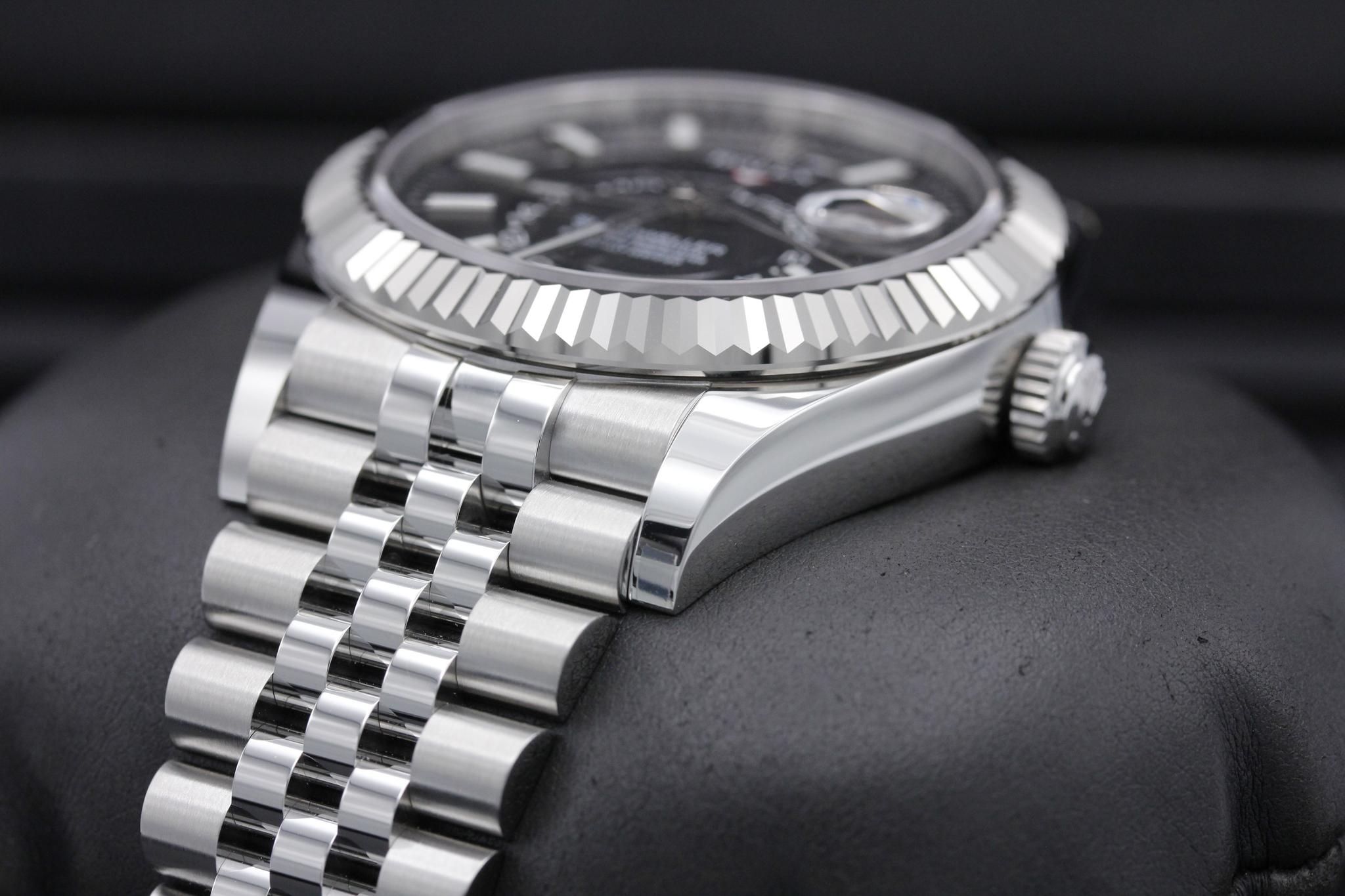 Watch Image 2