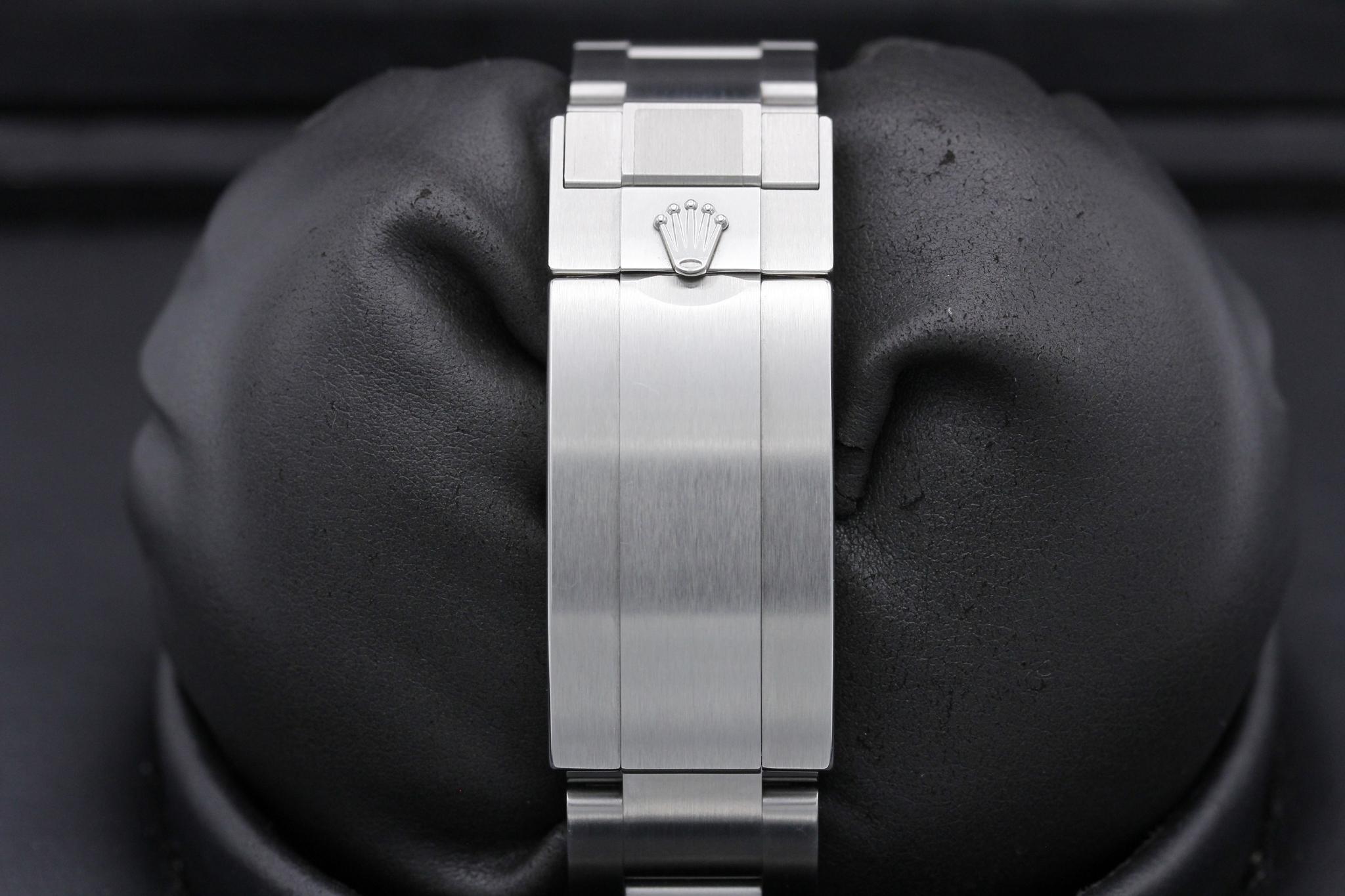 Watch Image 8
