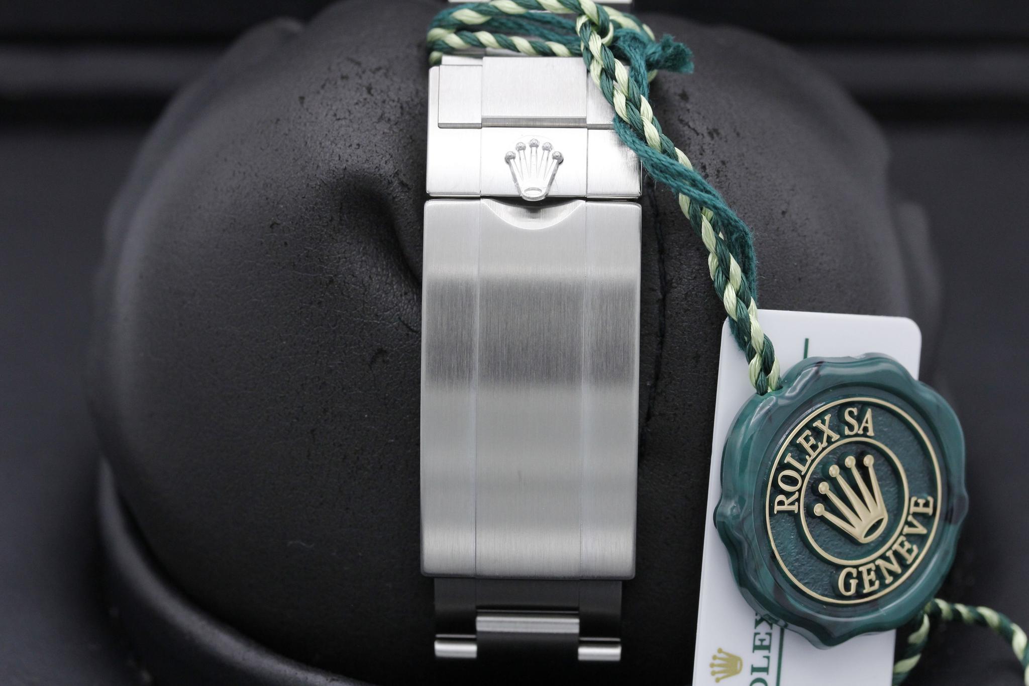 Watch Image 8
