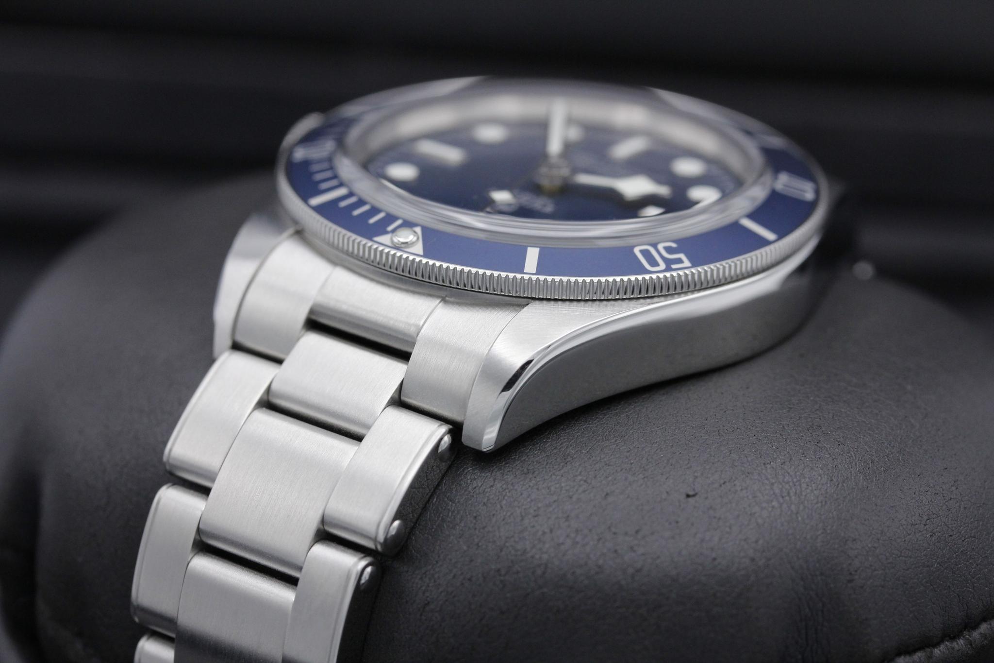 Watch Image 5