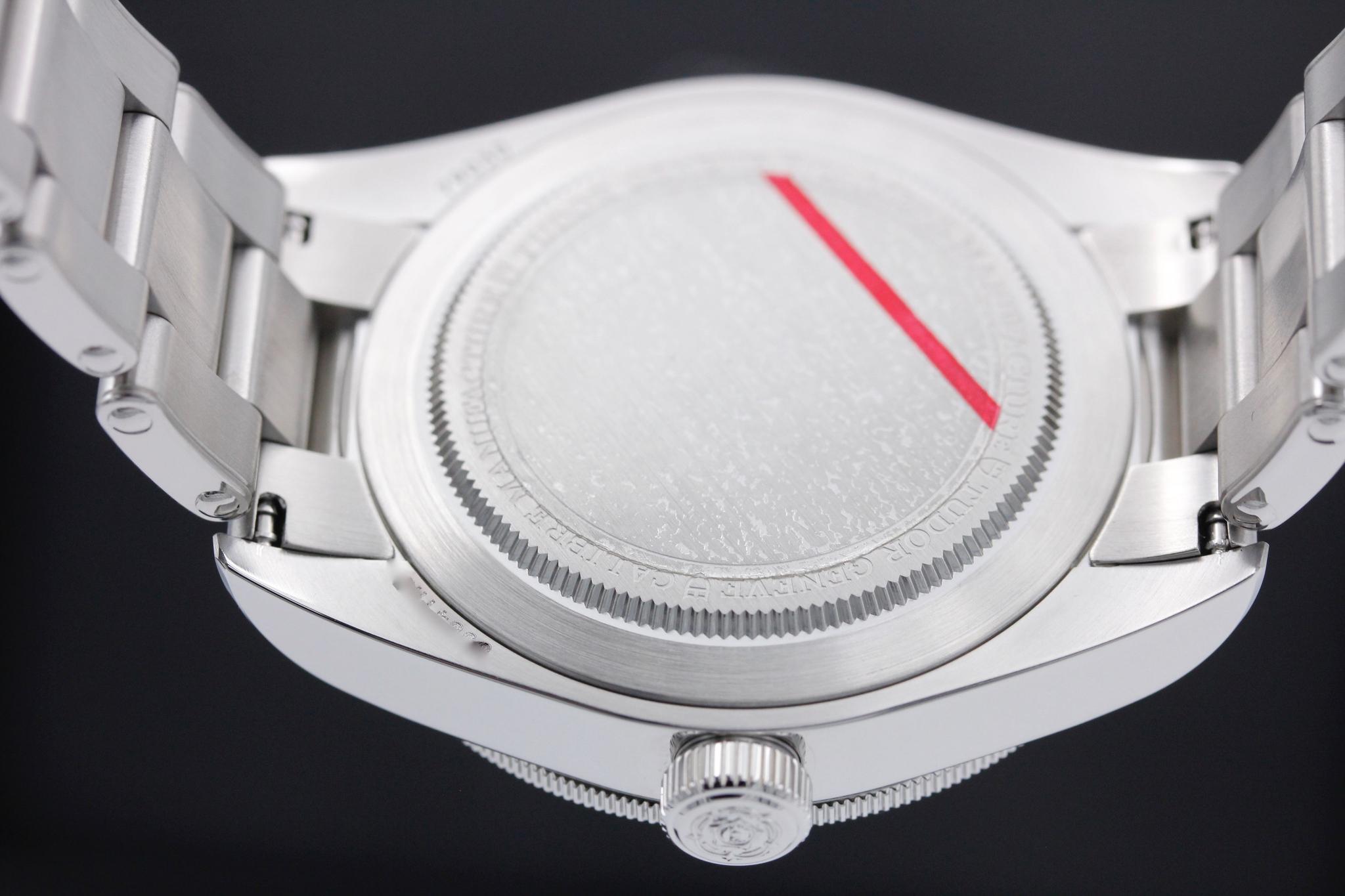 Watch Image 7