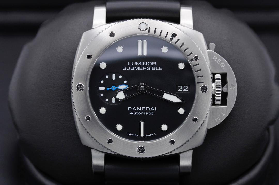 Panerai Luminor Submersible Pam 682