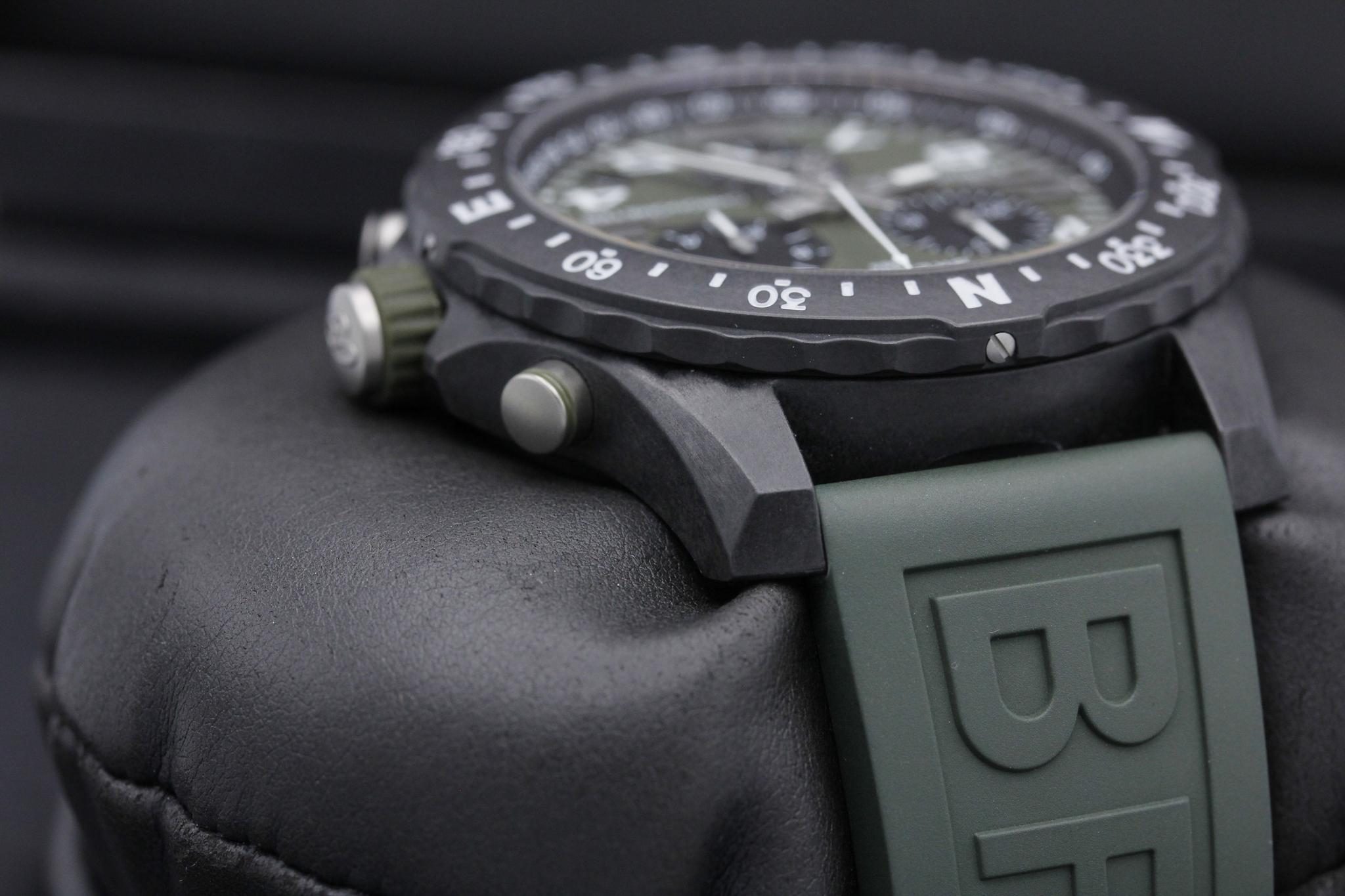 Watch Image 4