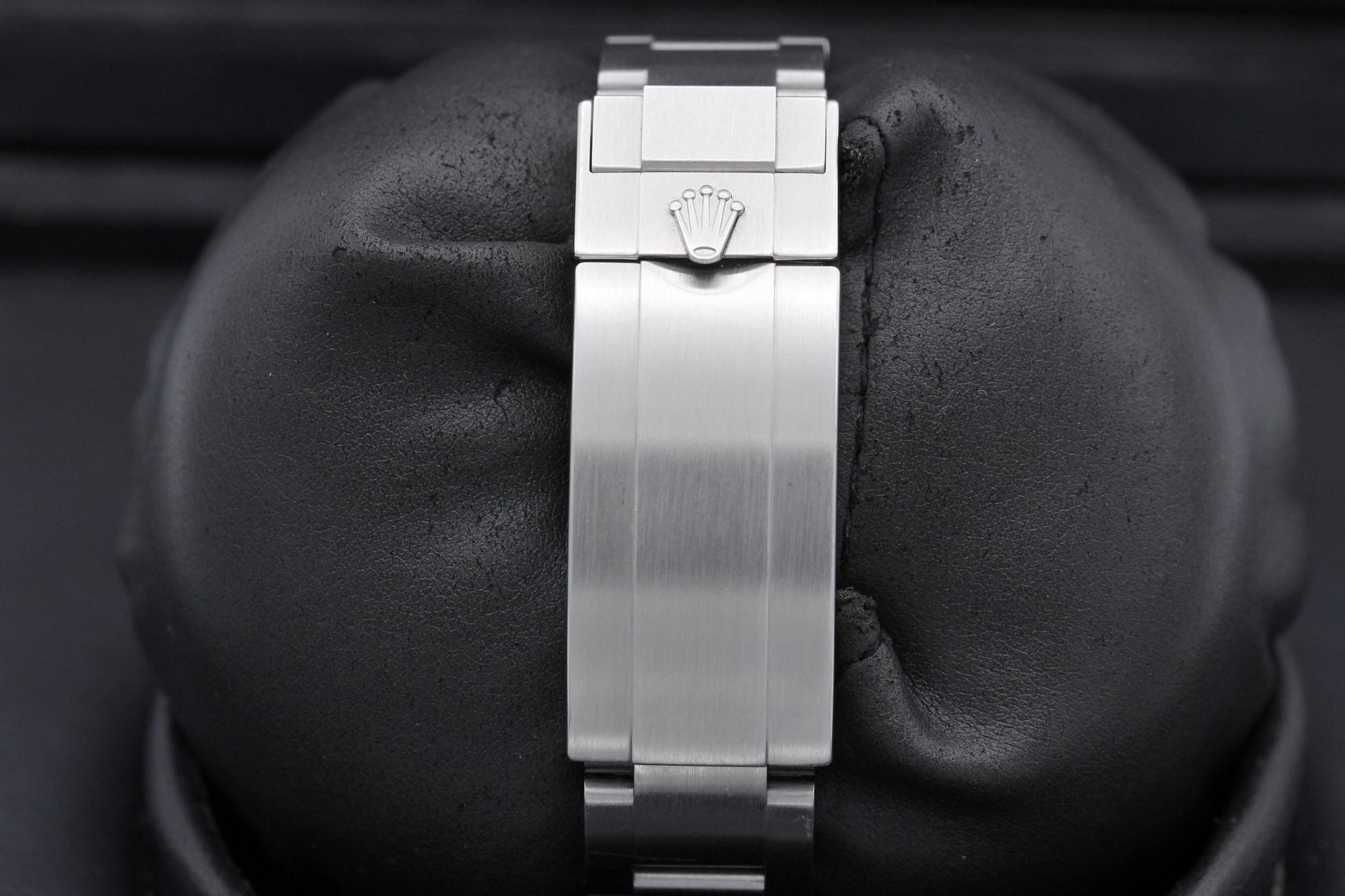 Watch Image 8