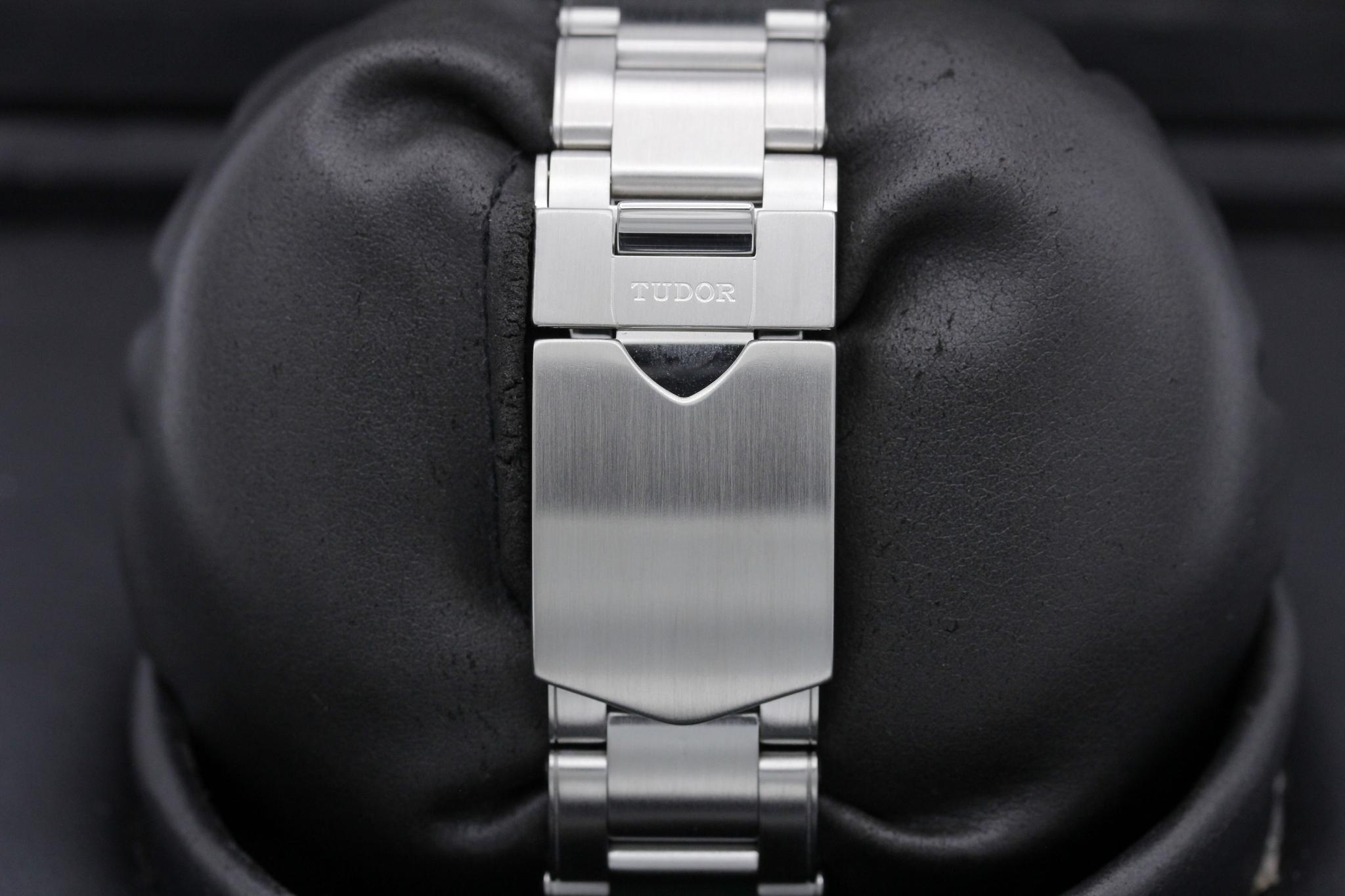 Watch Image 8