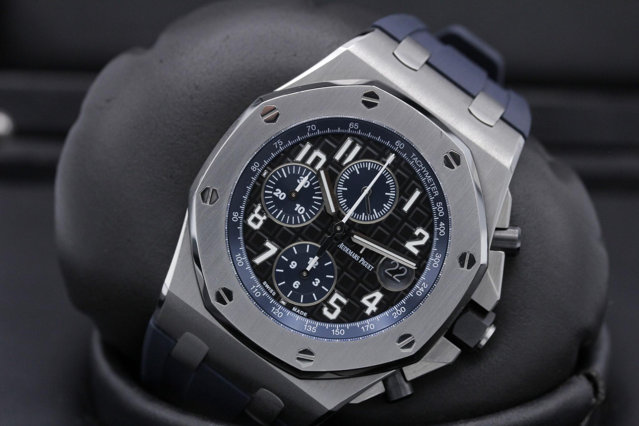 Watch Image 10