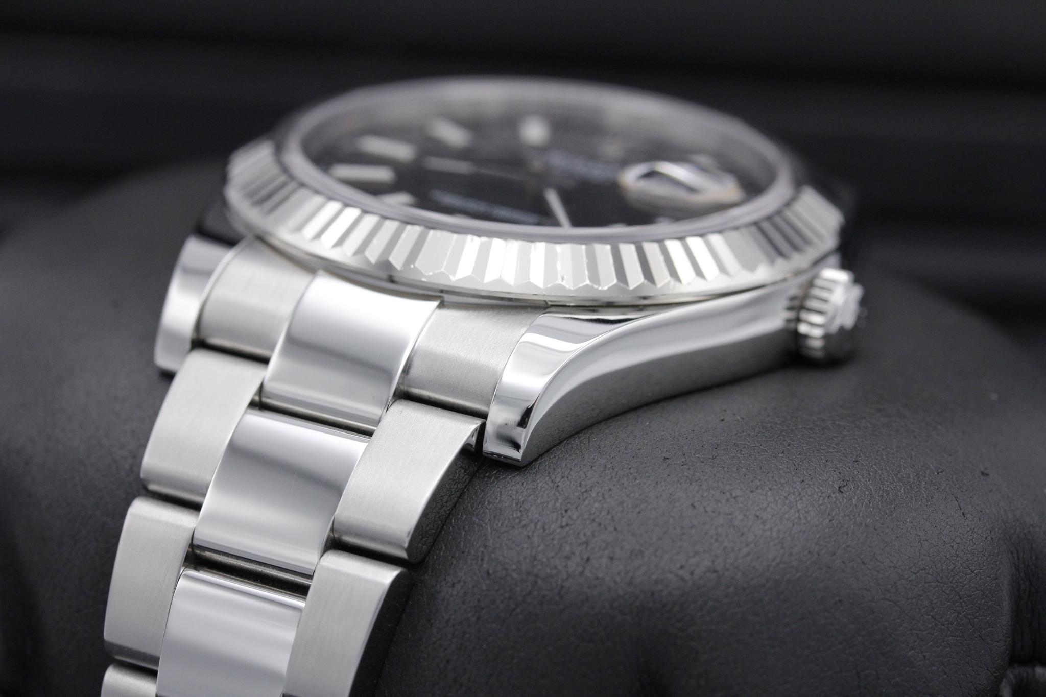Watch Image 2